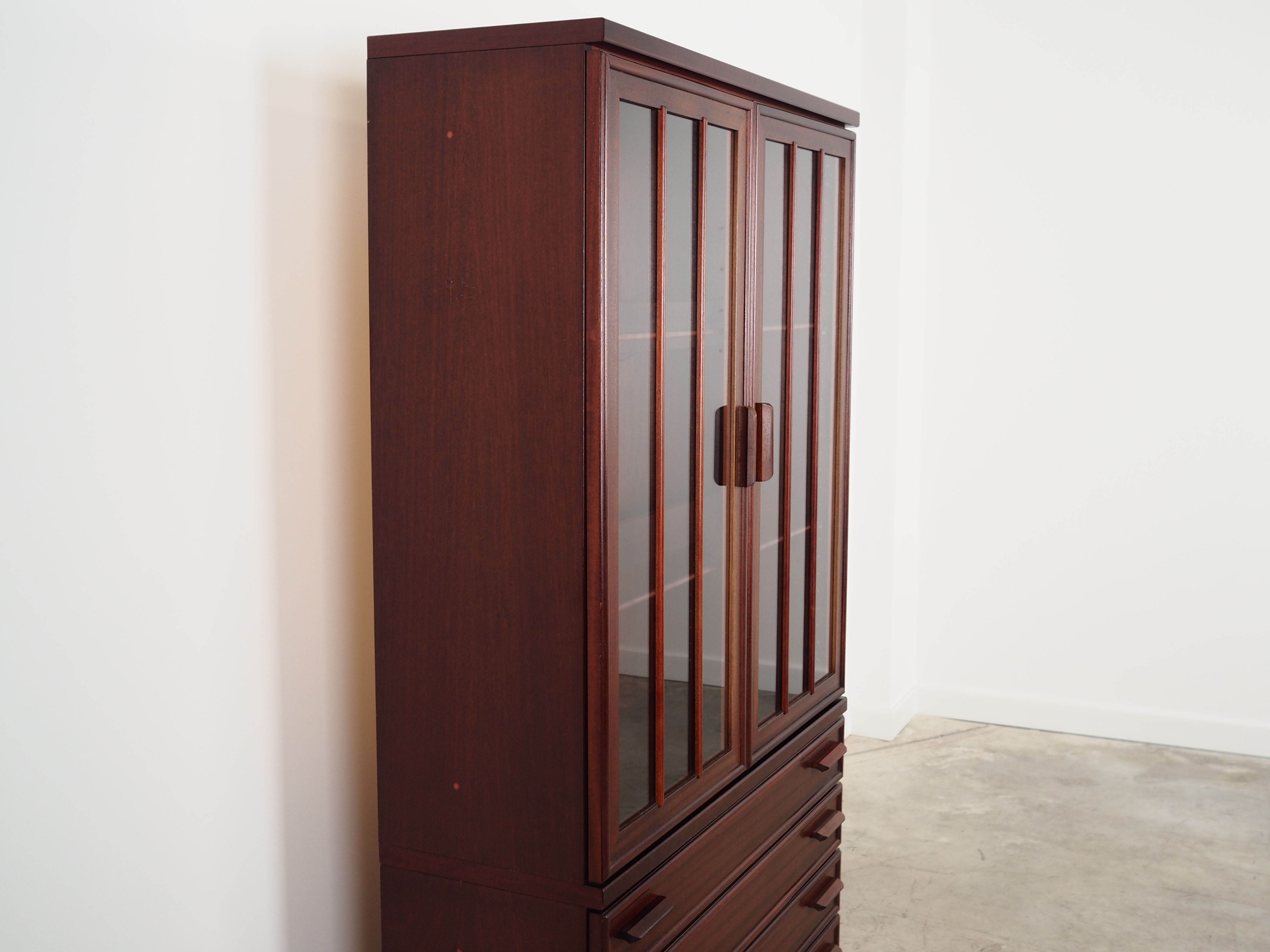 Mahogany showcase 1970 Jahre