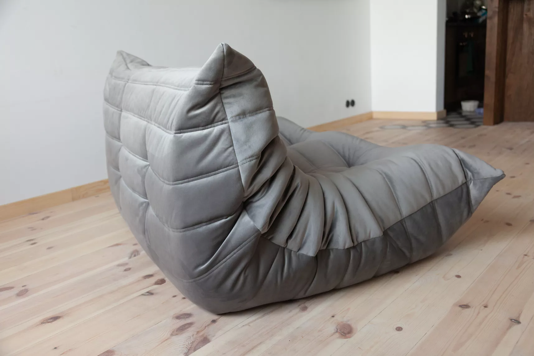 Togo Sofa 2-Sitzer Samt Silbergrau