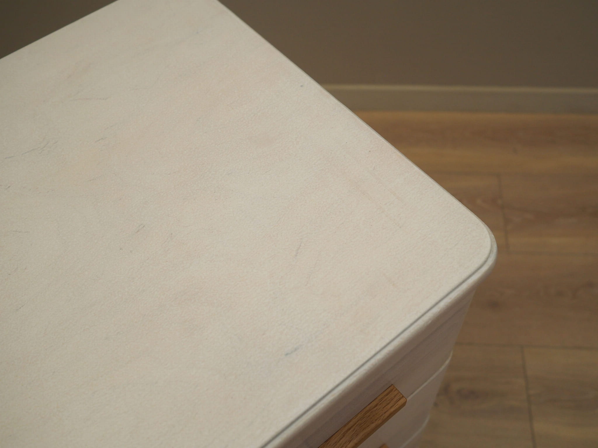 Chest of drawers
Pine wood
1960s