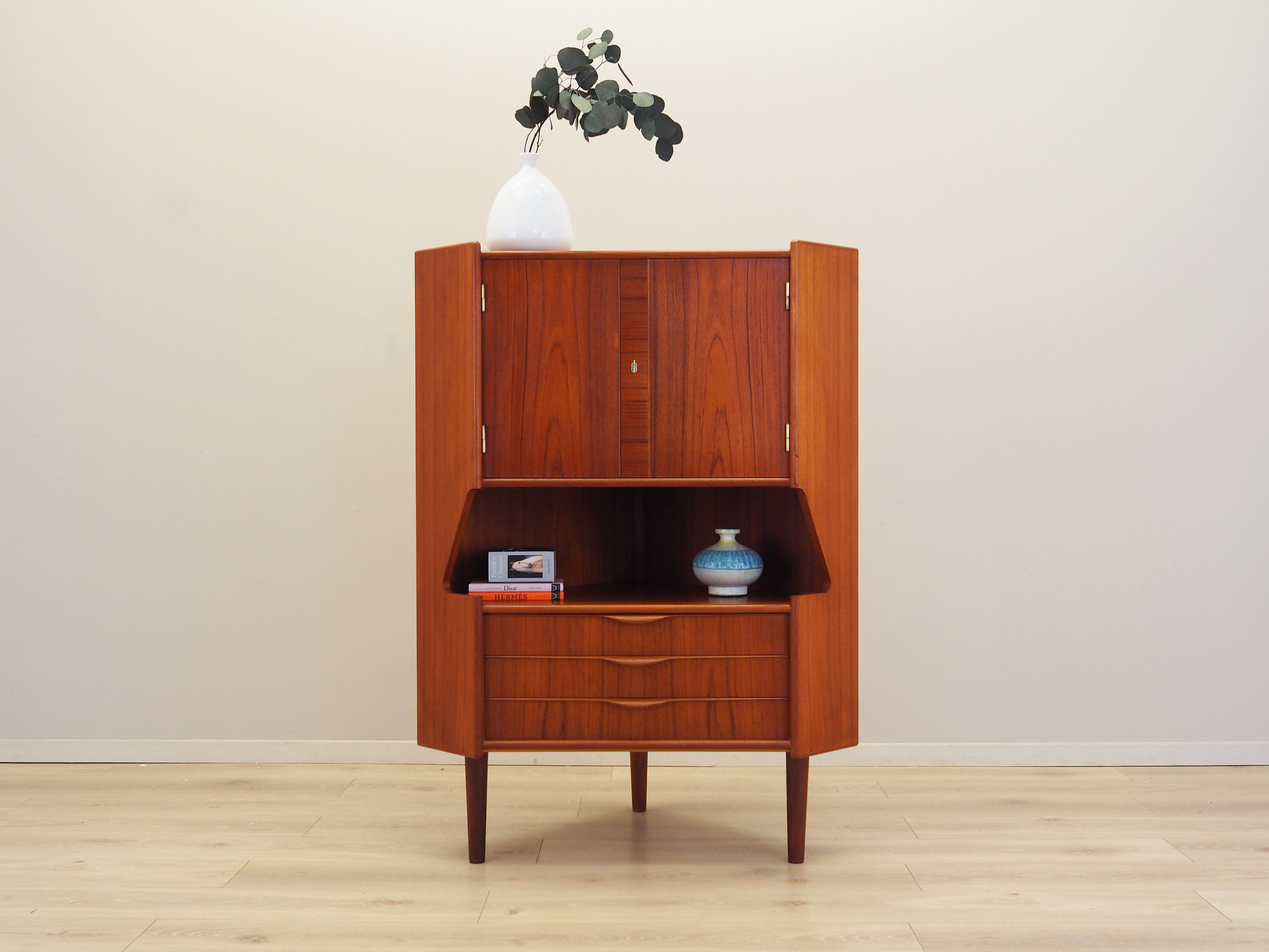 Schrank Teakholz 1970er Jahre