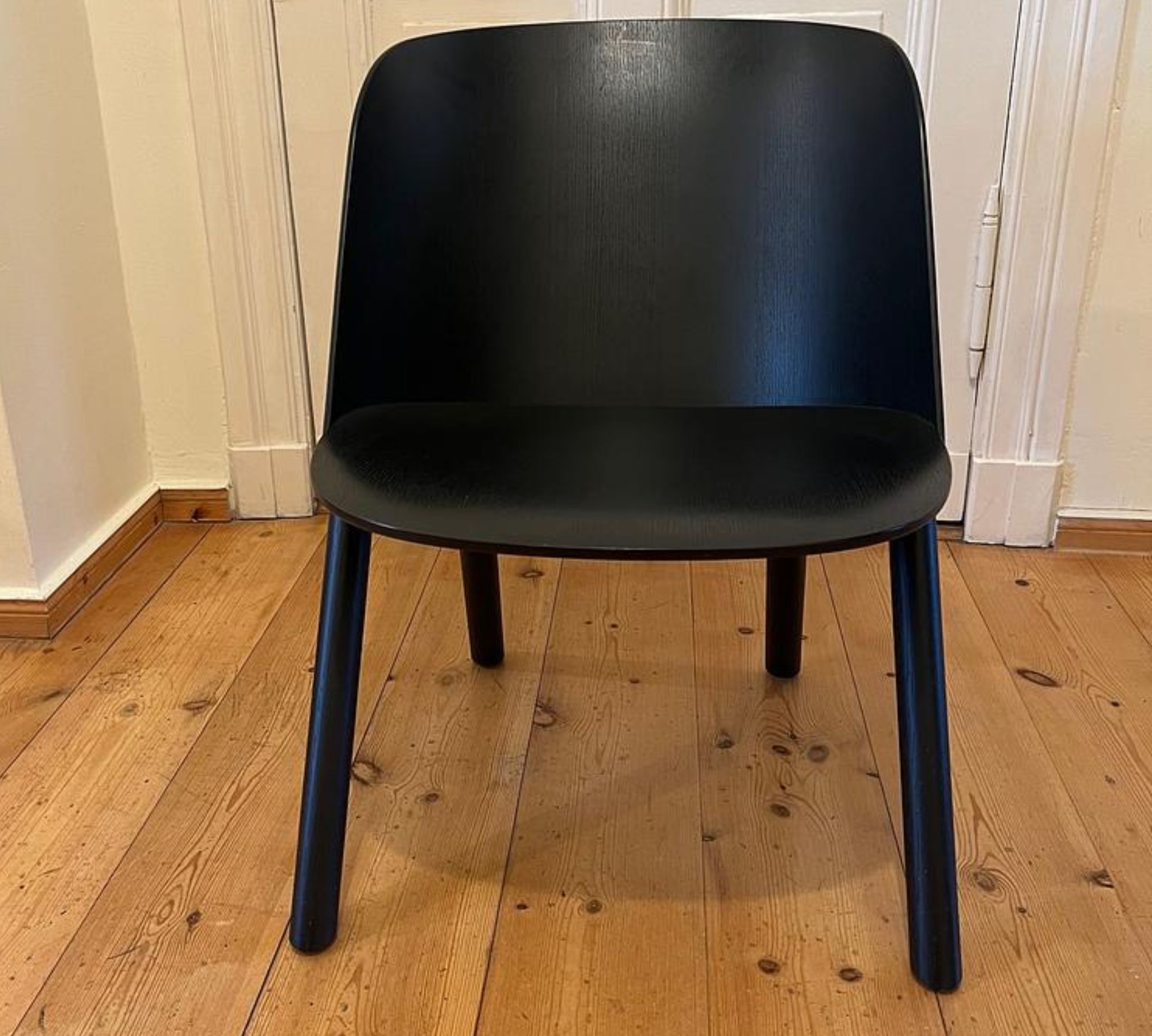 That armchair oak veneer deep black lacquered