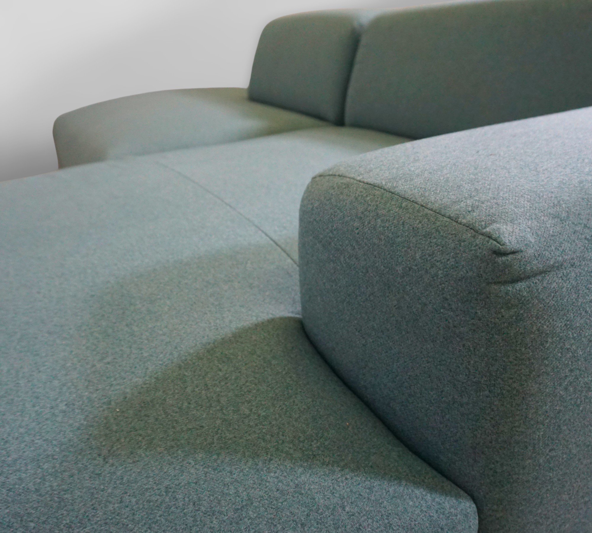 Pyllow Divano angolare Récamiere destra Tessuto a trama fine Blu colomba