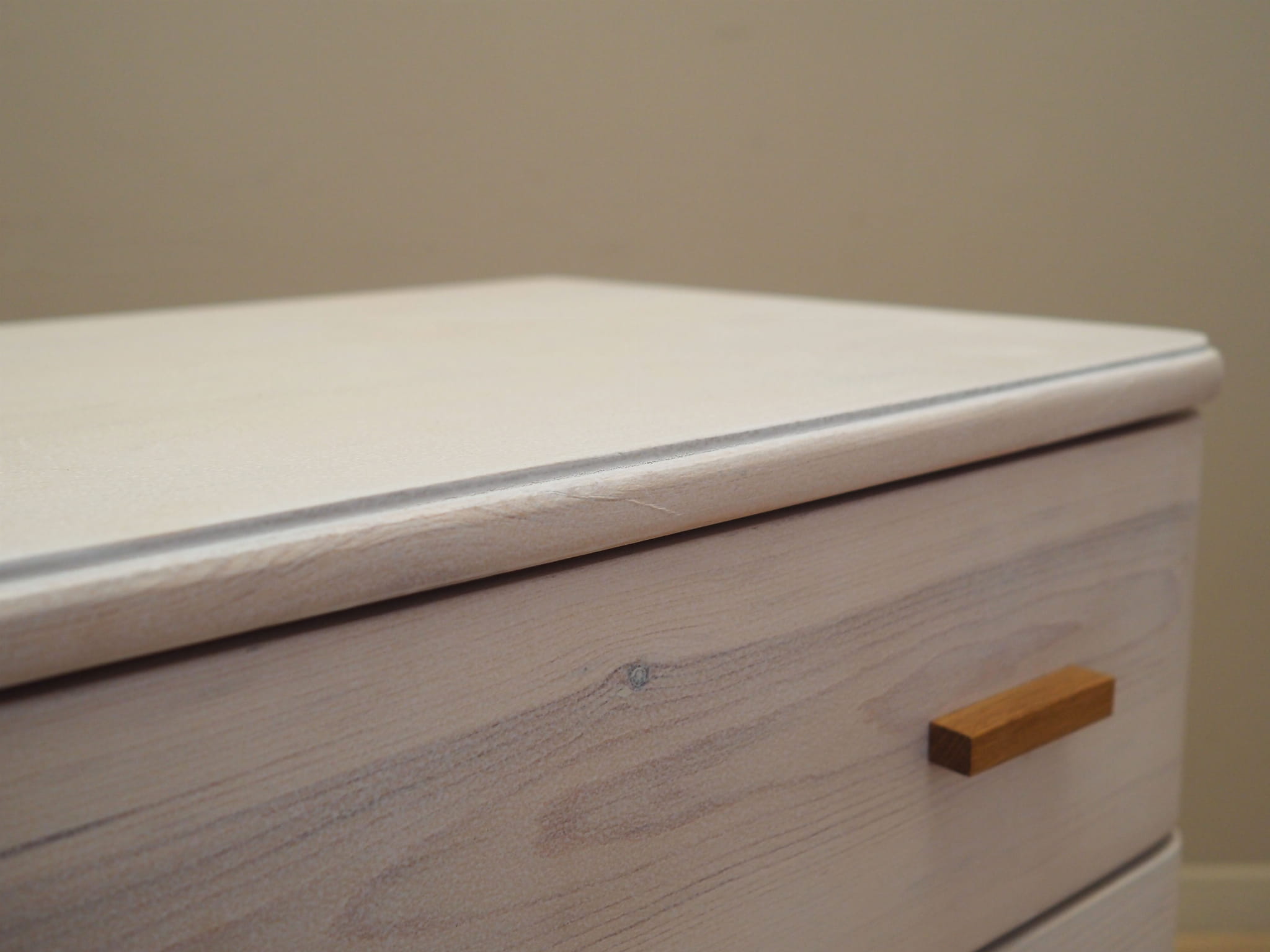 Chest of drawers
Pine wood
1960s