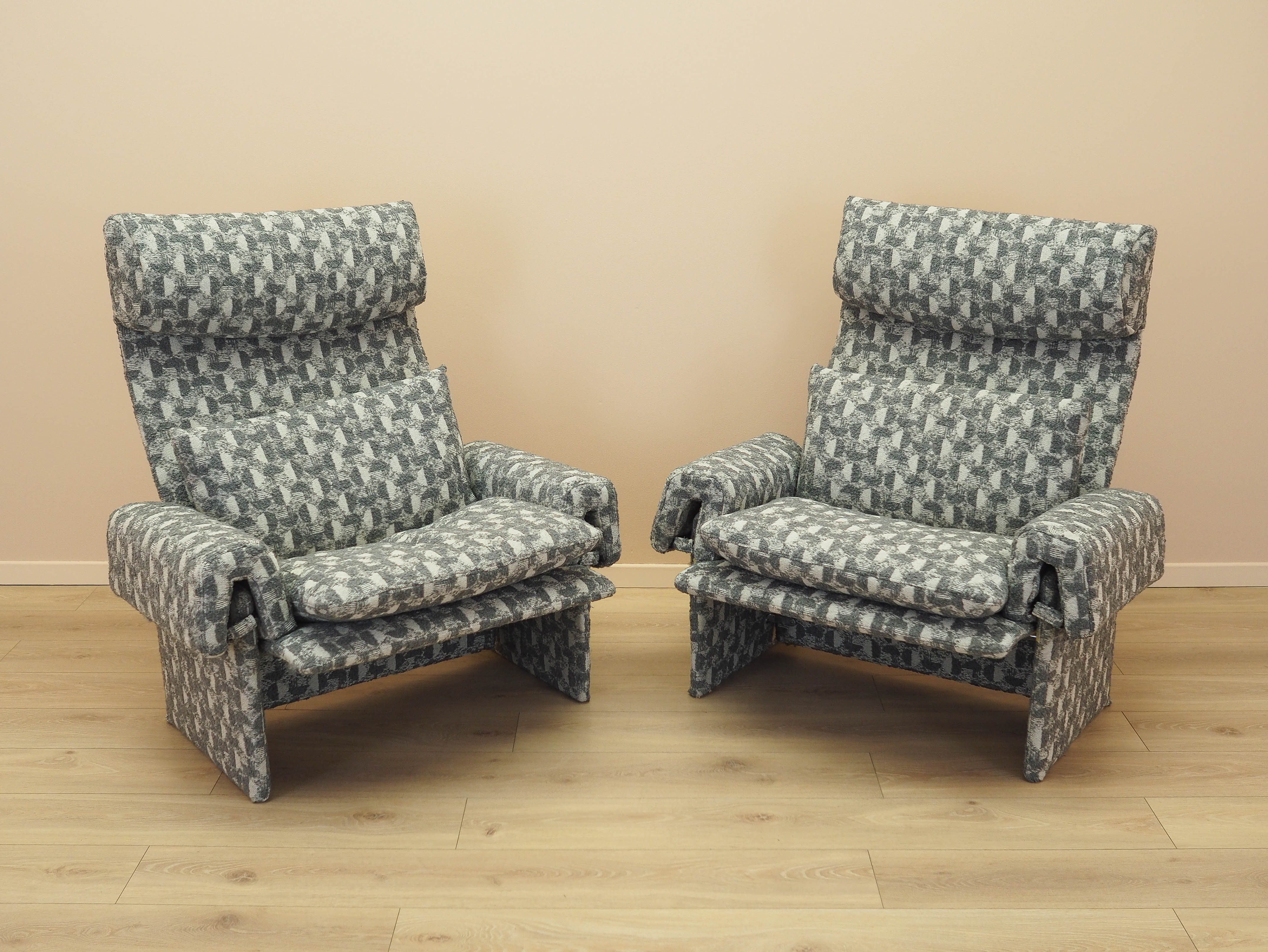 Lounge Chair Grey
