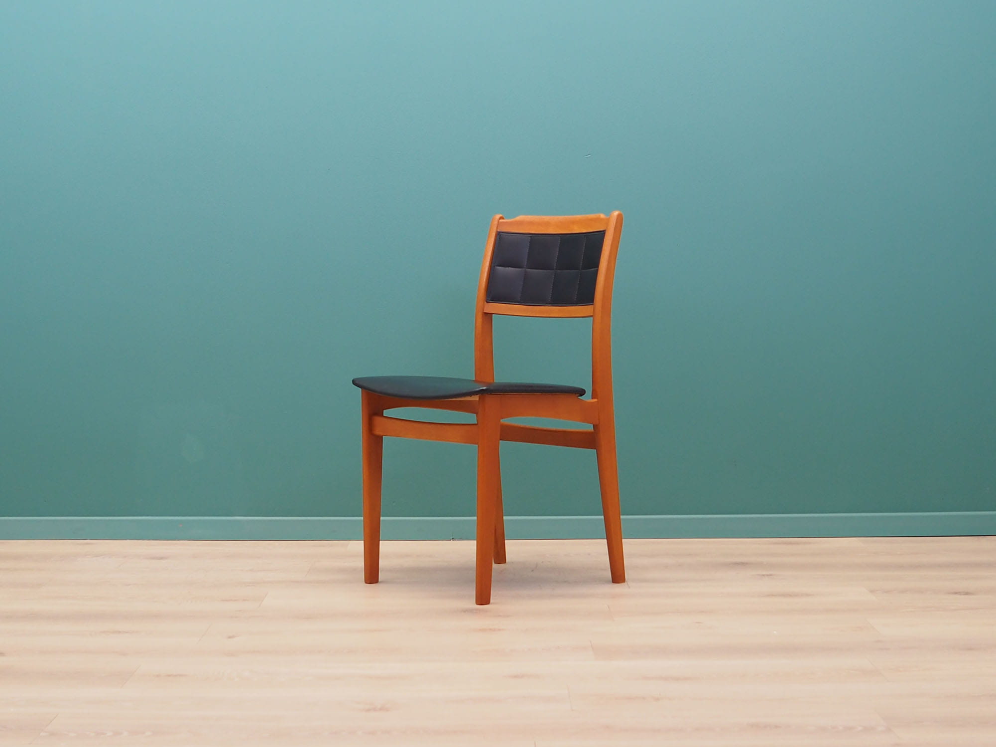 4x Vintage Chair Beech Wood Faux Leather Black 1970s