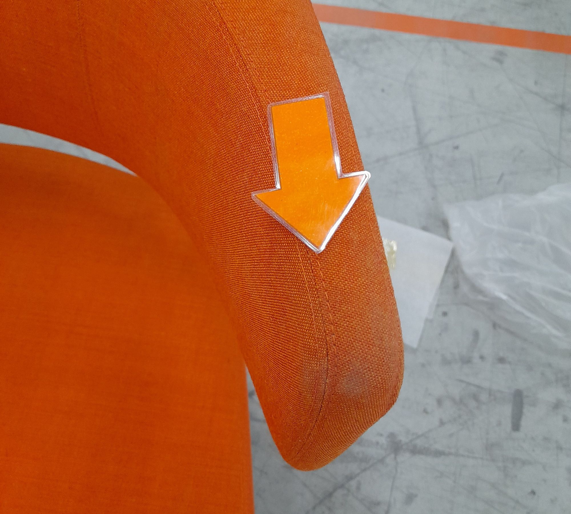 Tauro BU1934 Polstersessel Stahl Stoff Orange