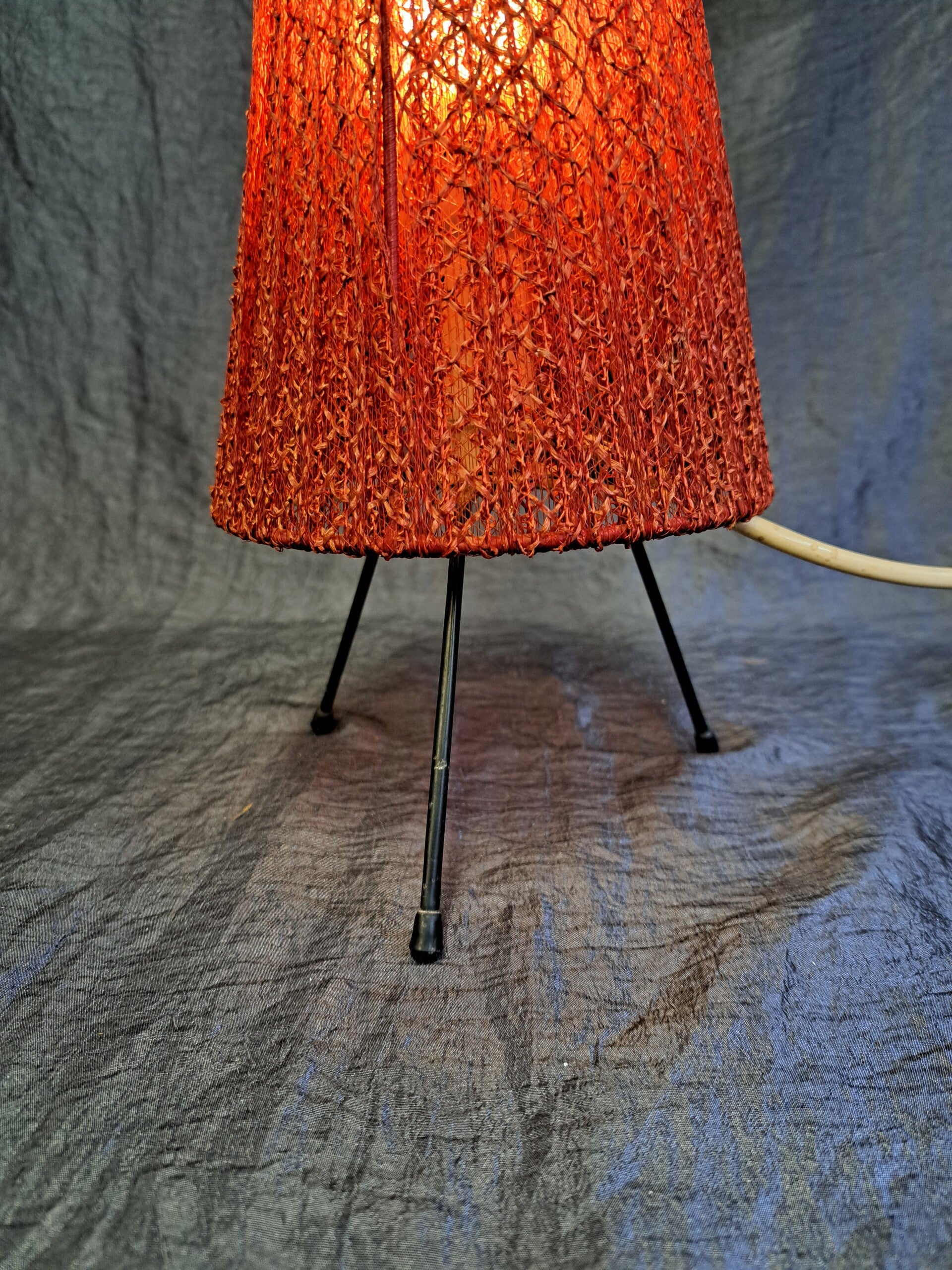 Vintage Tischlampe Dreibeinig Rot 50er Jahre