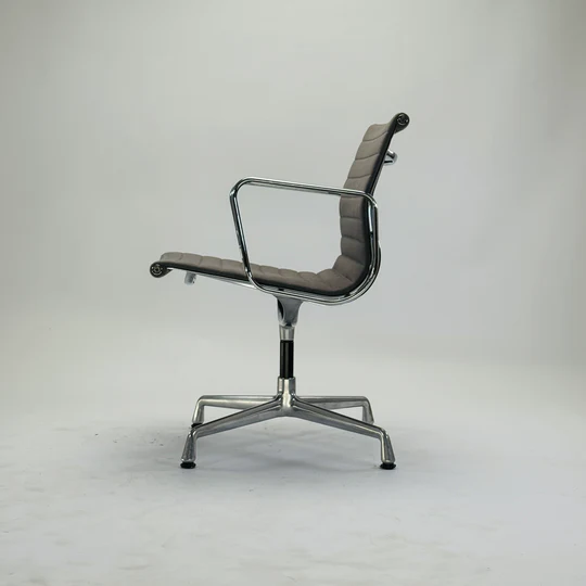 Eames EA 108 Aluminium Chair Grau