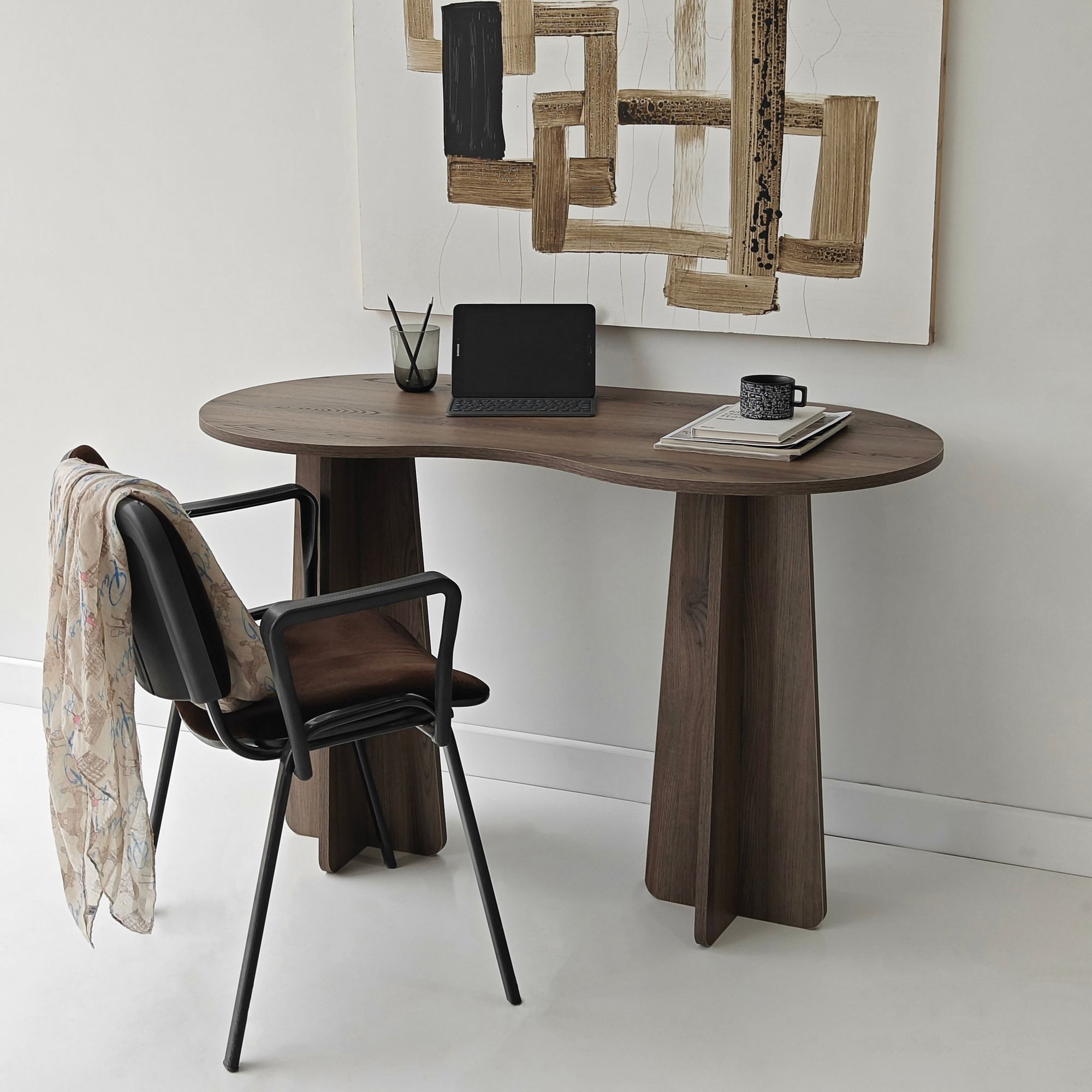 Infini Table Walnut