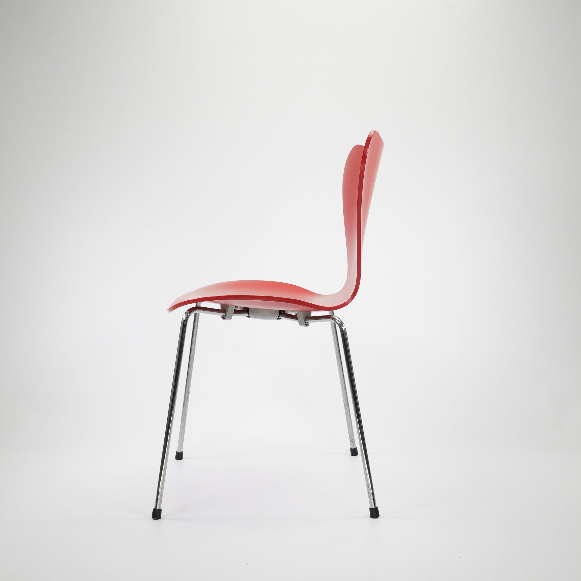 Fritz Hansen Serie 7 Chrom Holz Rot