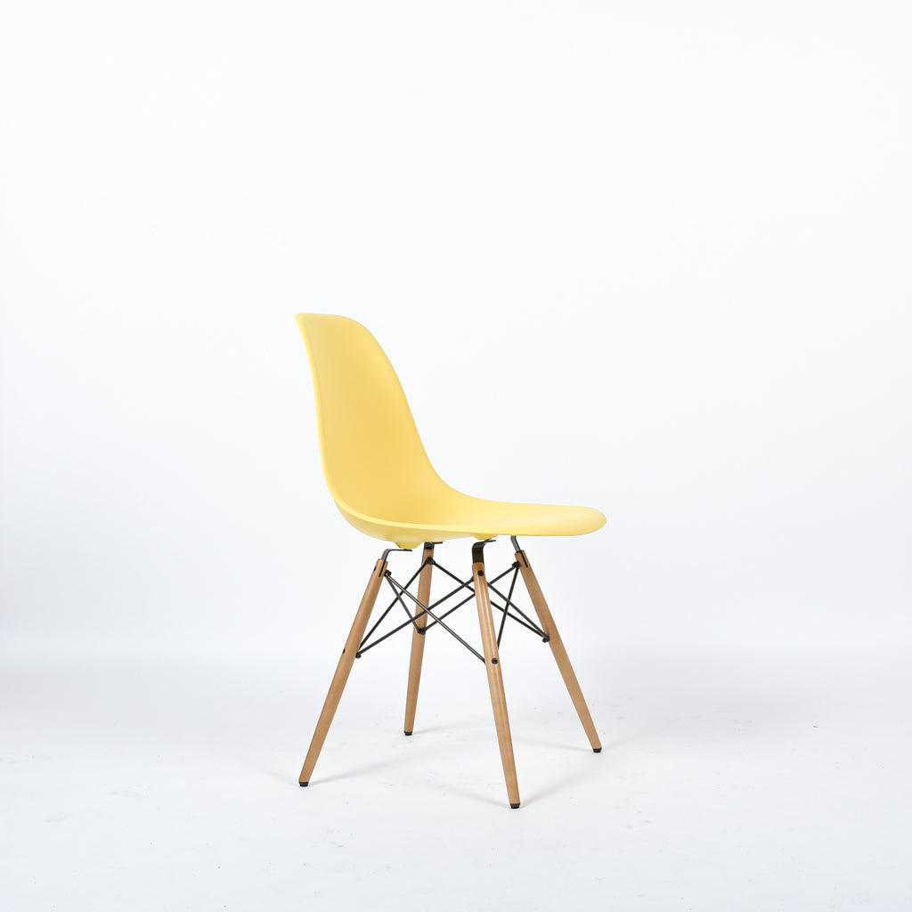 Eames Plastic Side Chair DSW Sunlight