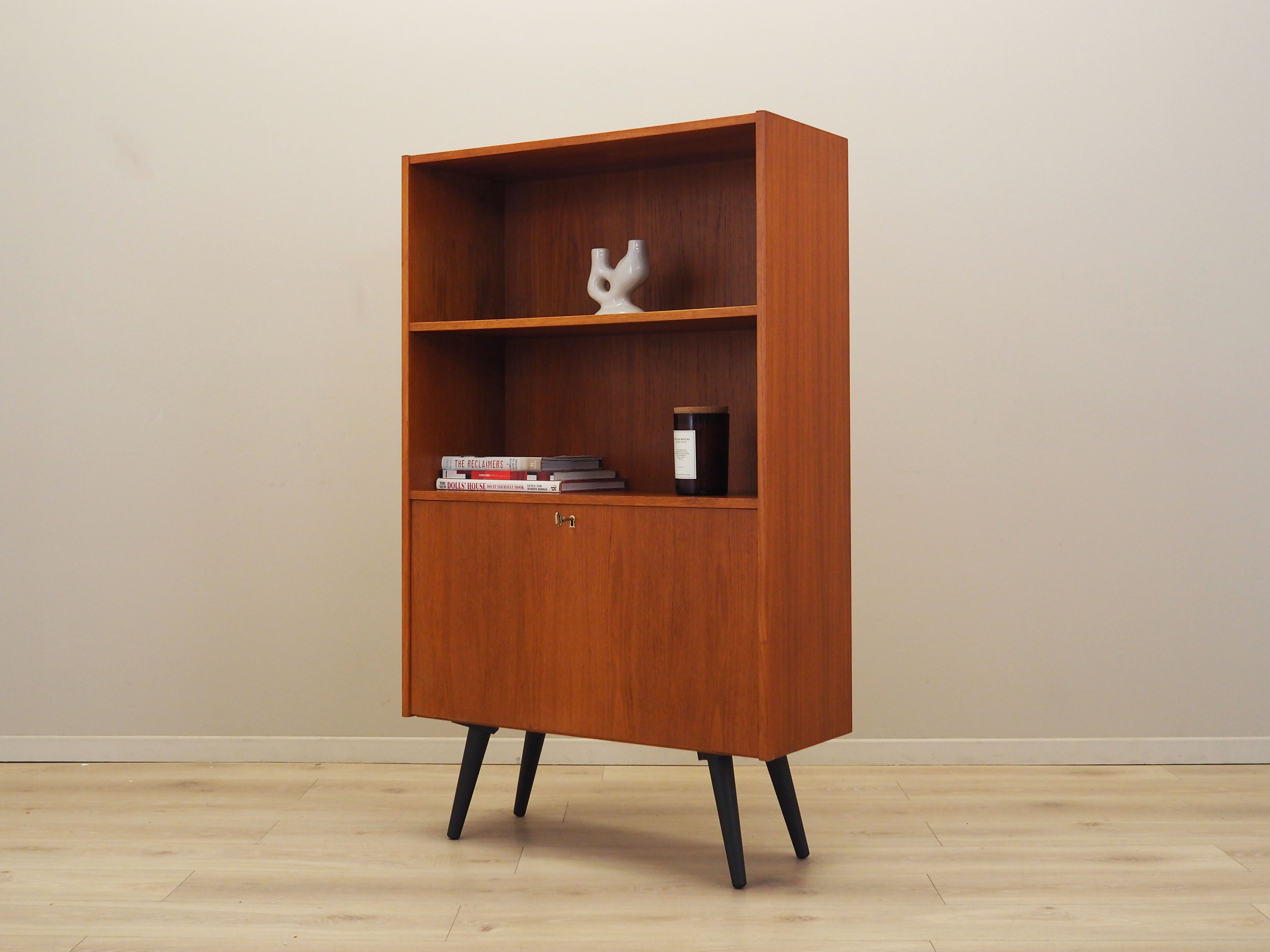 Regal Teakholz 1970er Jahre