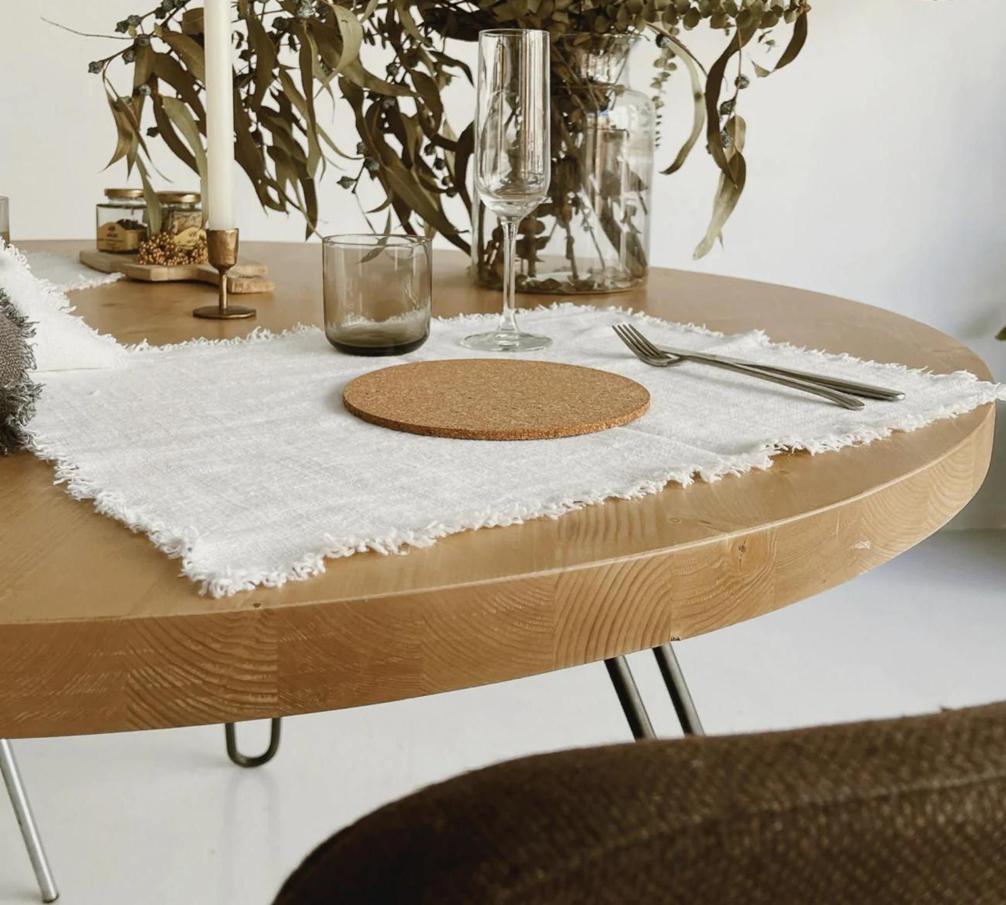 Runder Esstisch Hairpin-Beine Kiefernholz Sand
