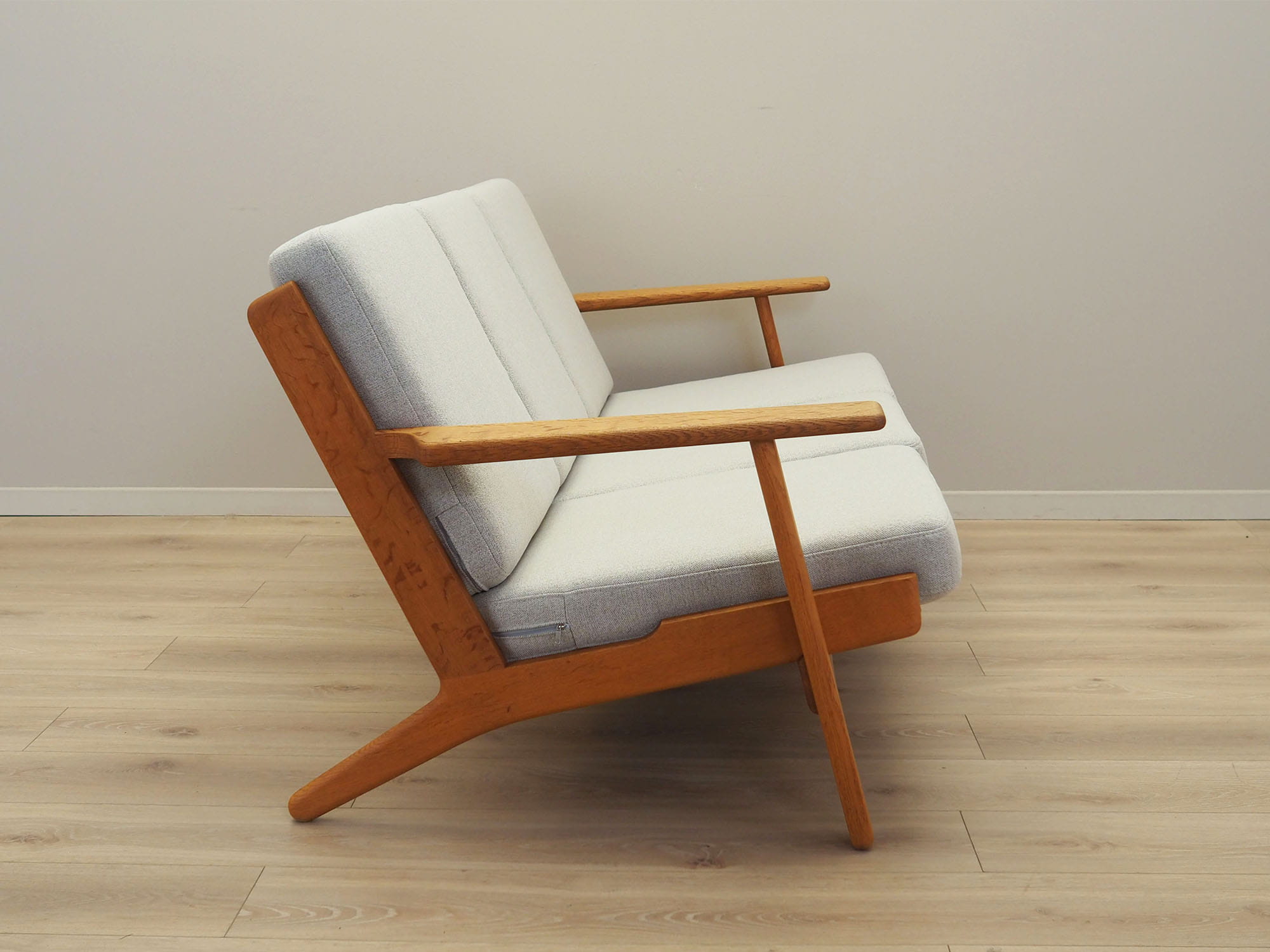 Divano in legno grigio anni '60