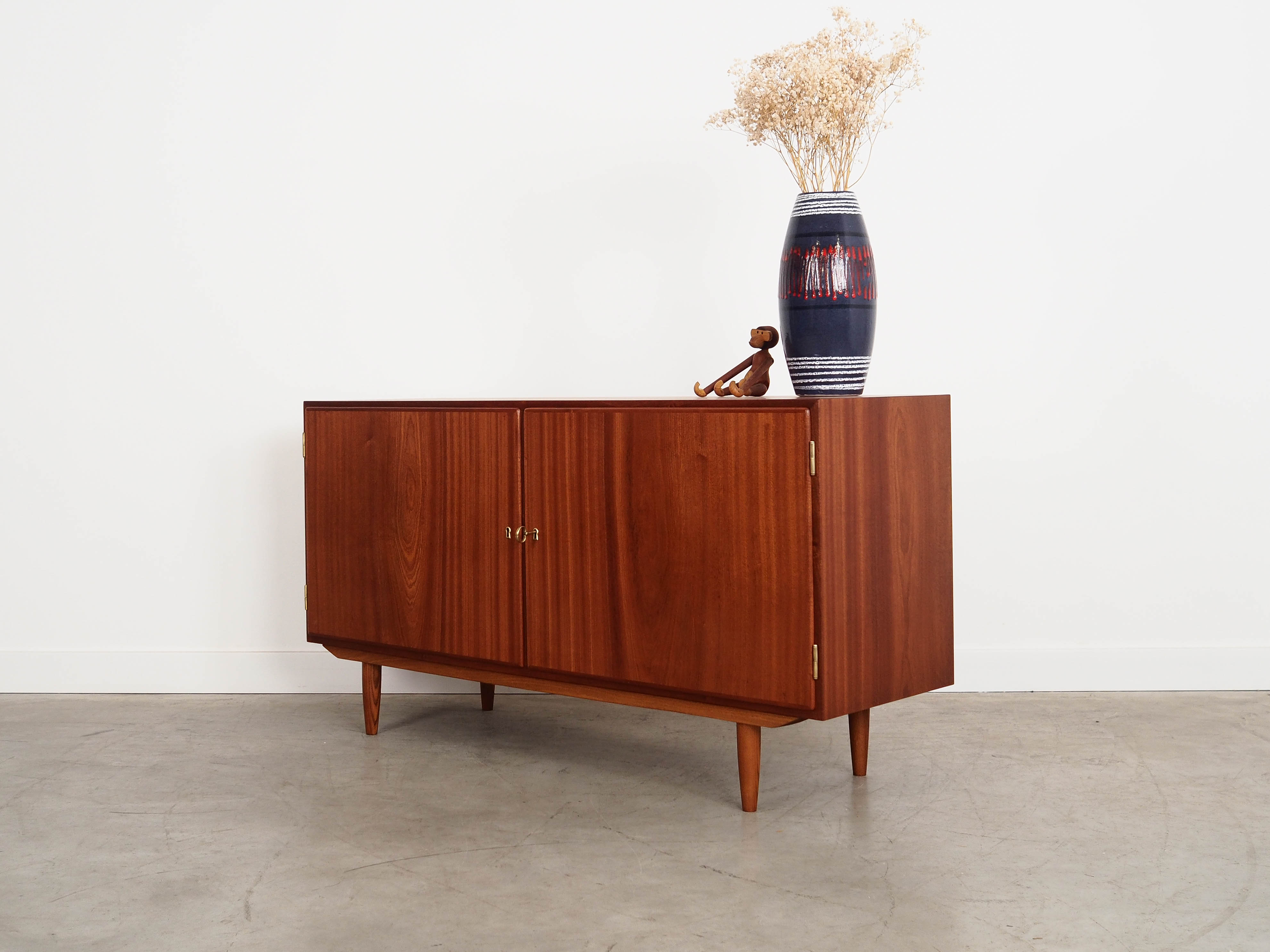 Mahagoni-Schrank Braun 1970er Jahre