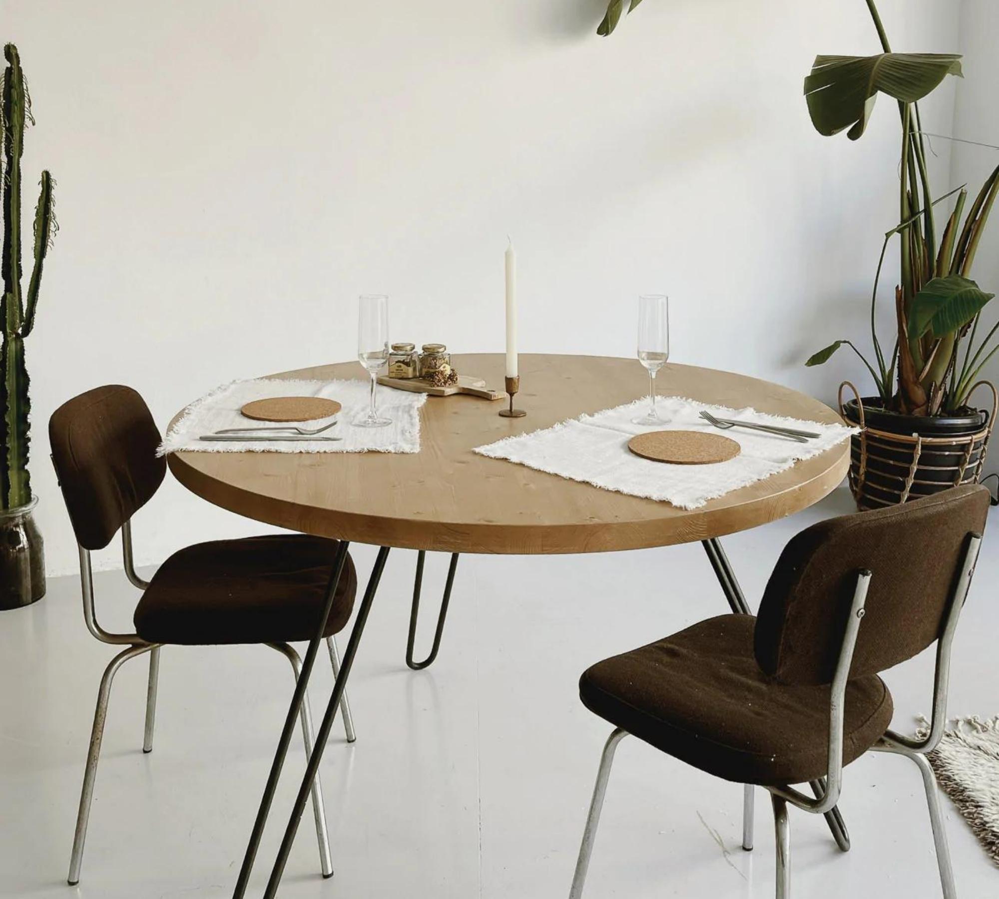 Runder Esstisch Hairpin-Beine Kiefernholz Sand