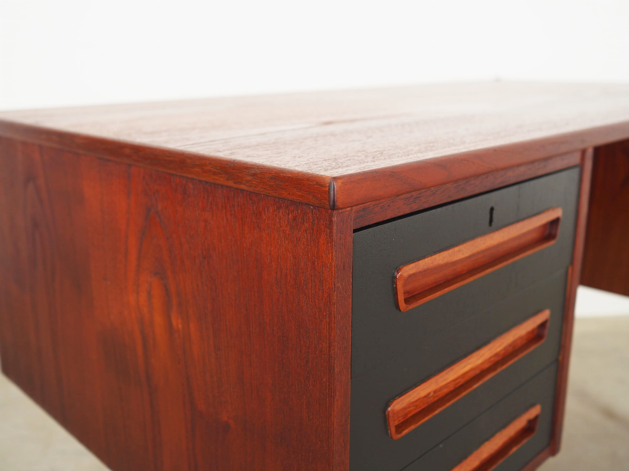 Vintage Schreibtisch Teakholz Braun 1970er Jahre