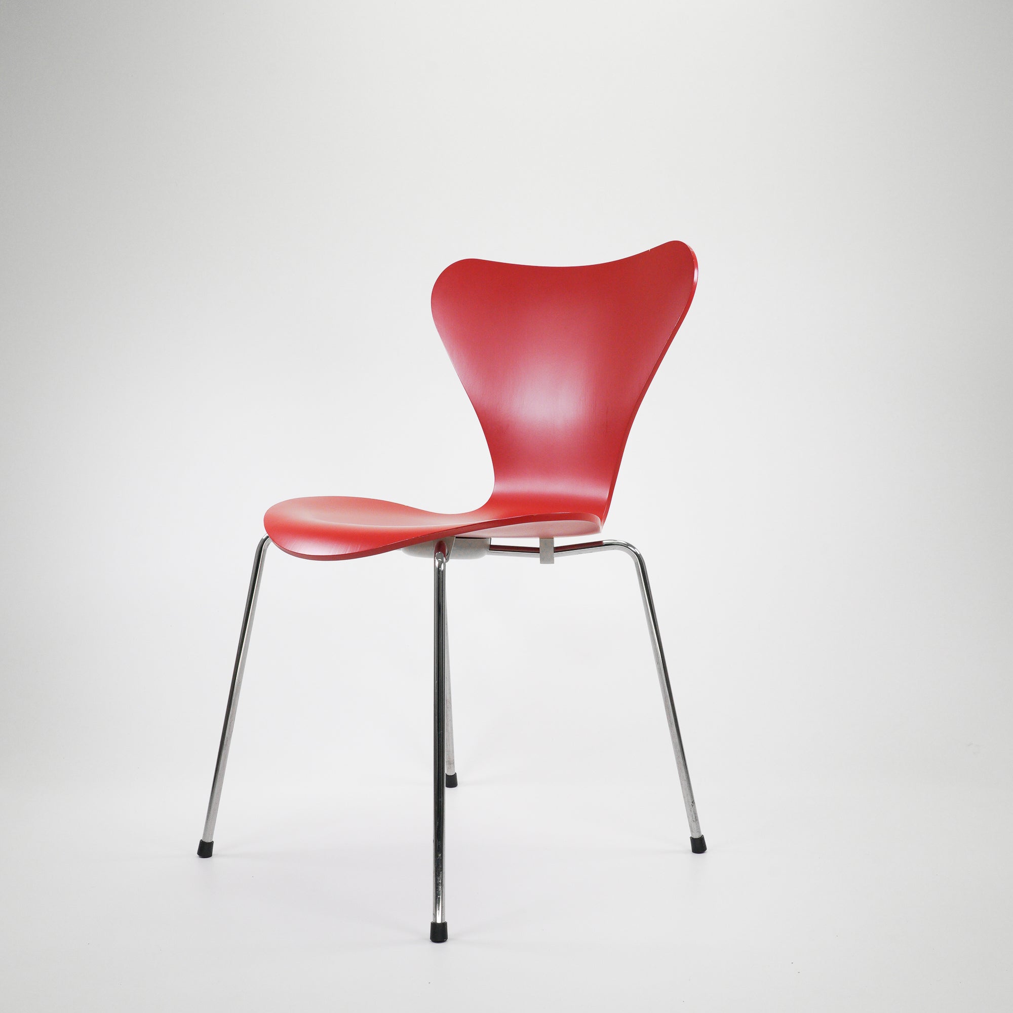 Fritz Hansen Serie 7 Chrom Holz Rot