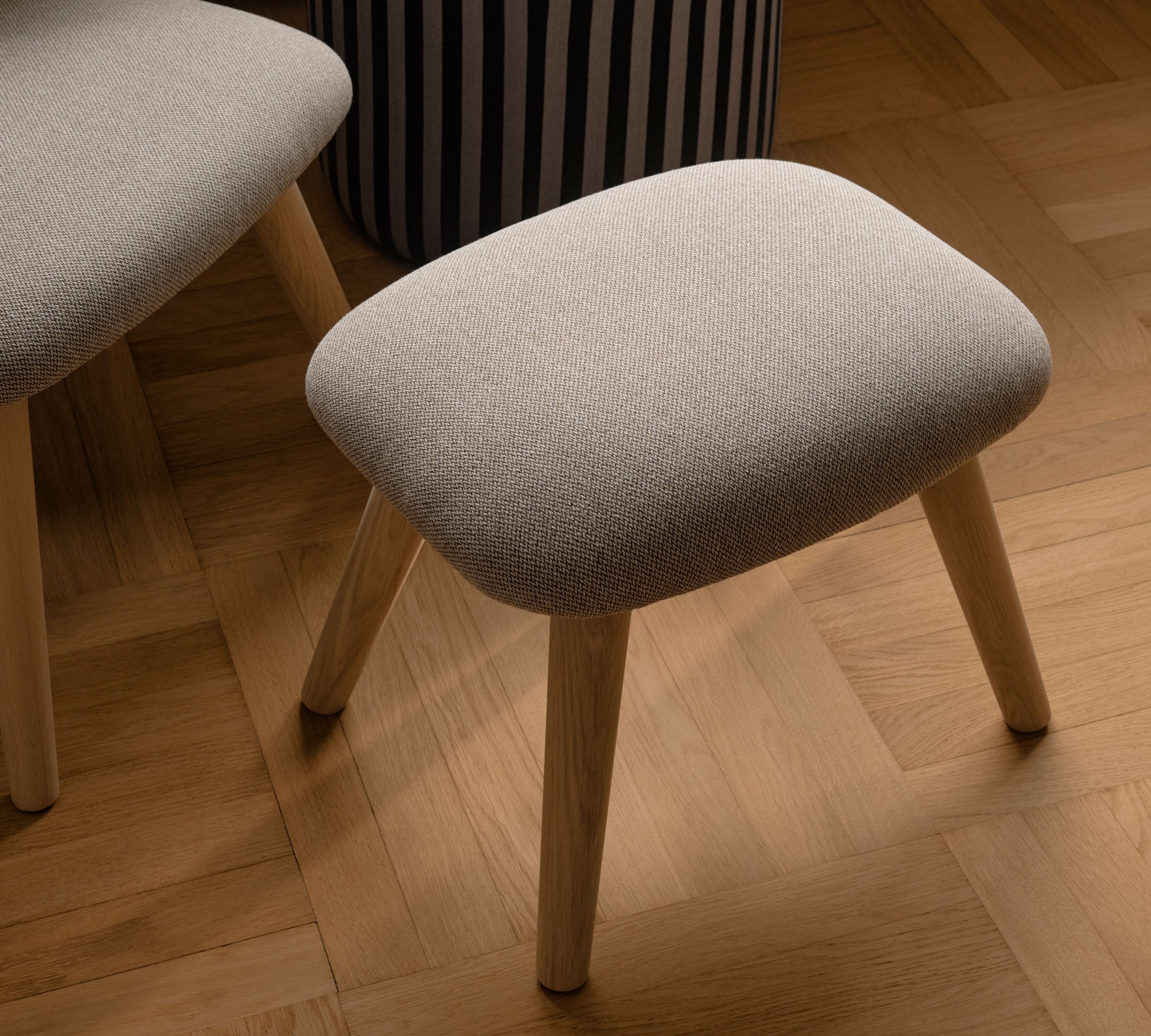 Farrow Stool Agnes Brown
