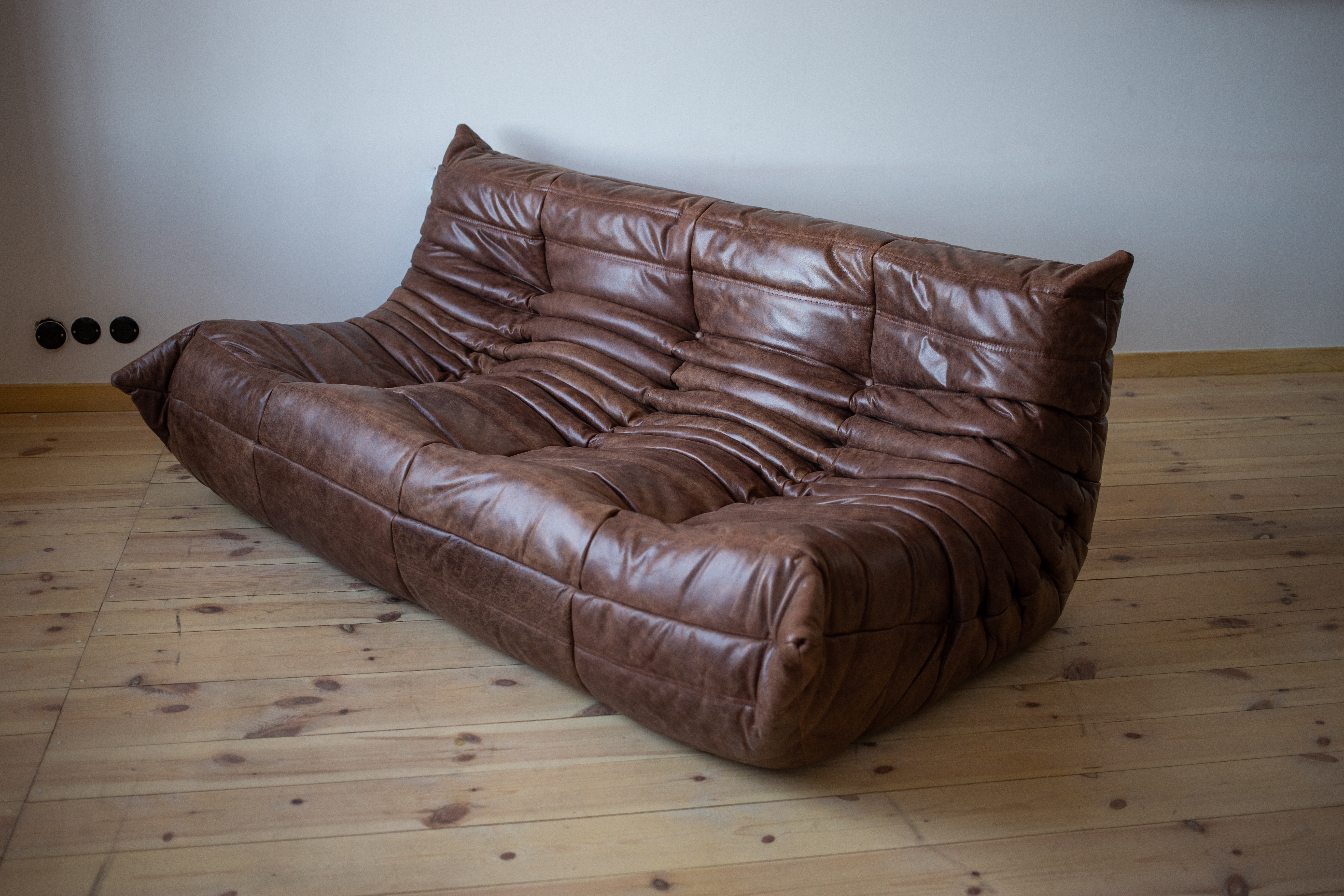 Togo Sofa 3-seater Pull-Up Leather Walnut Brown