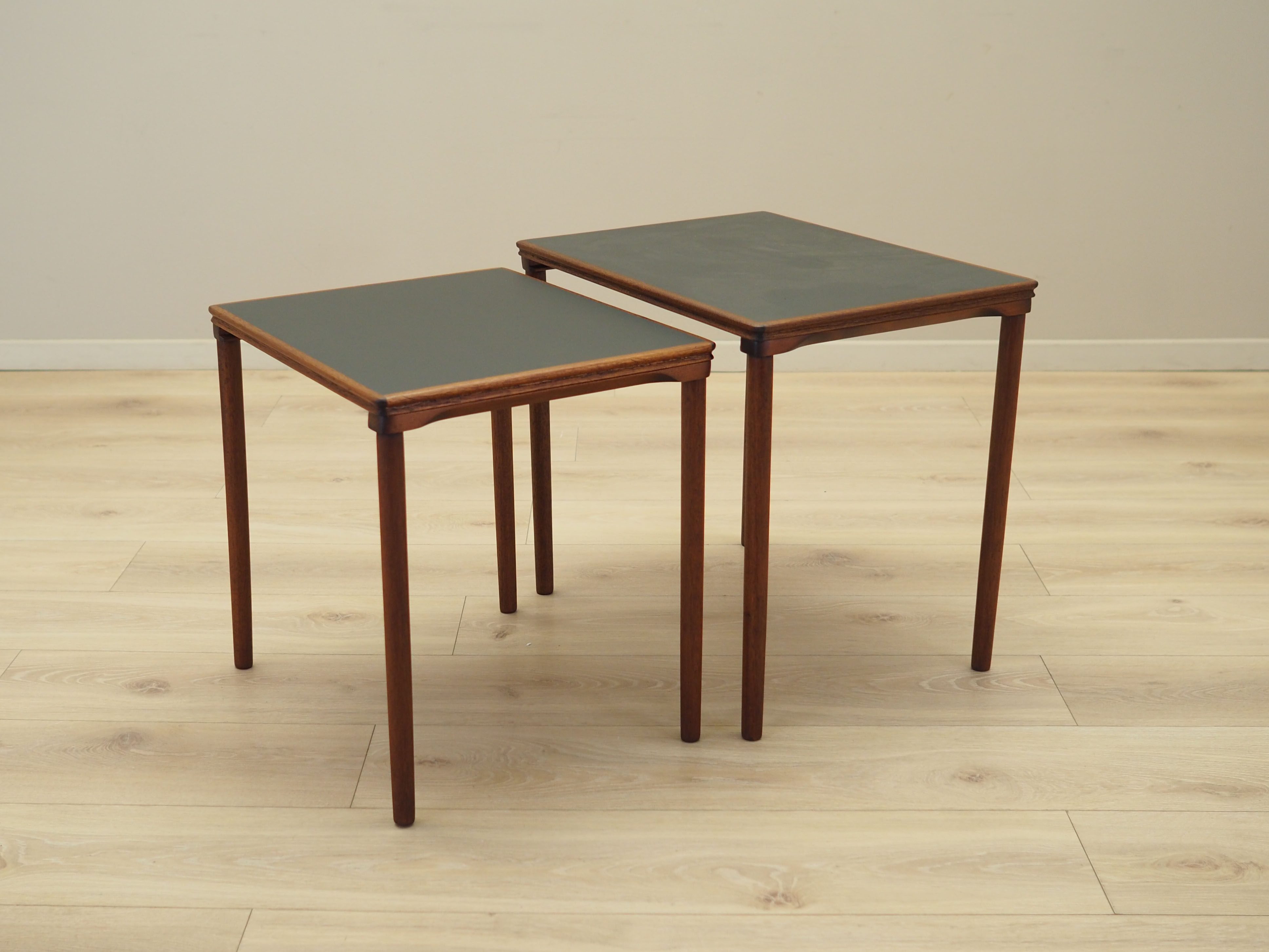 2x Beistelltisch Teakholz 1970er Jahre