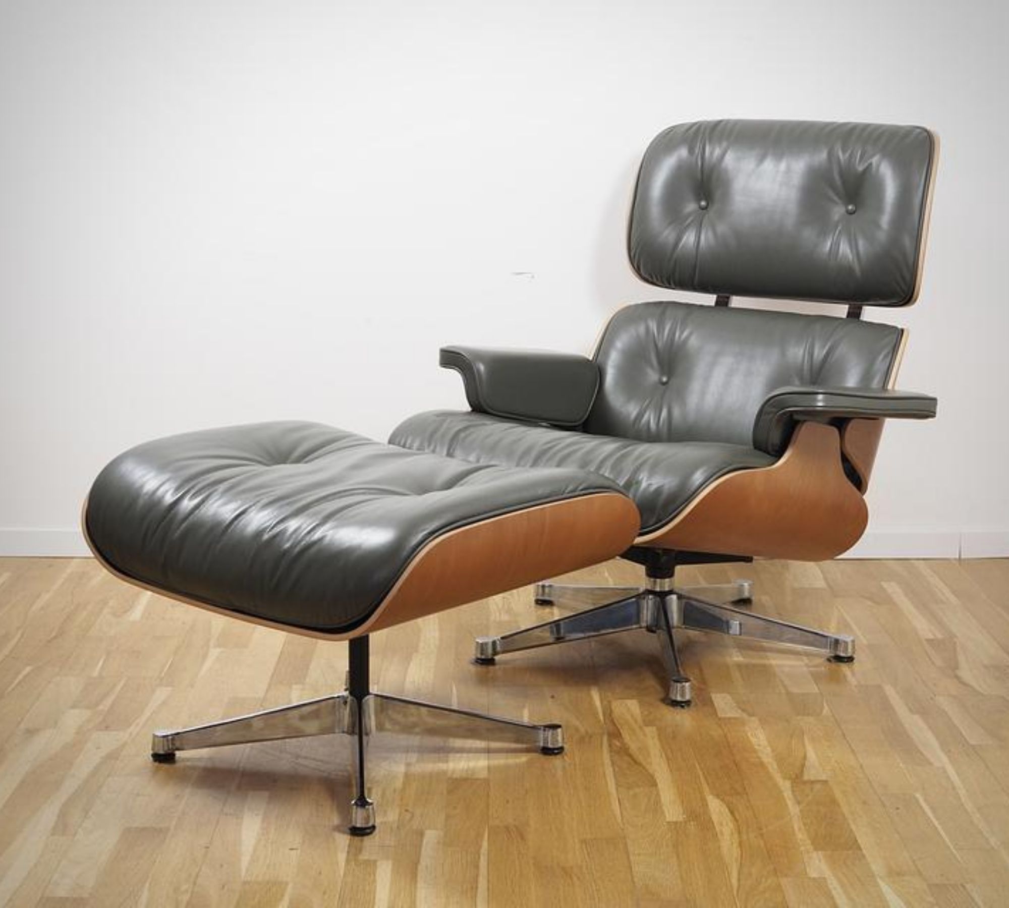 Eames Lounge Chair XL & Ottoman Leder Umbragrau