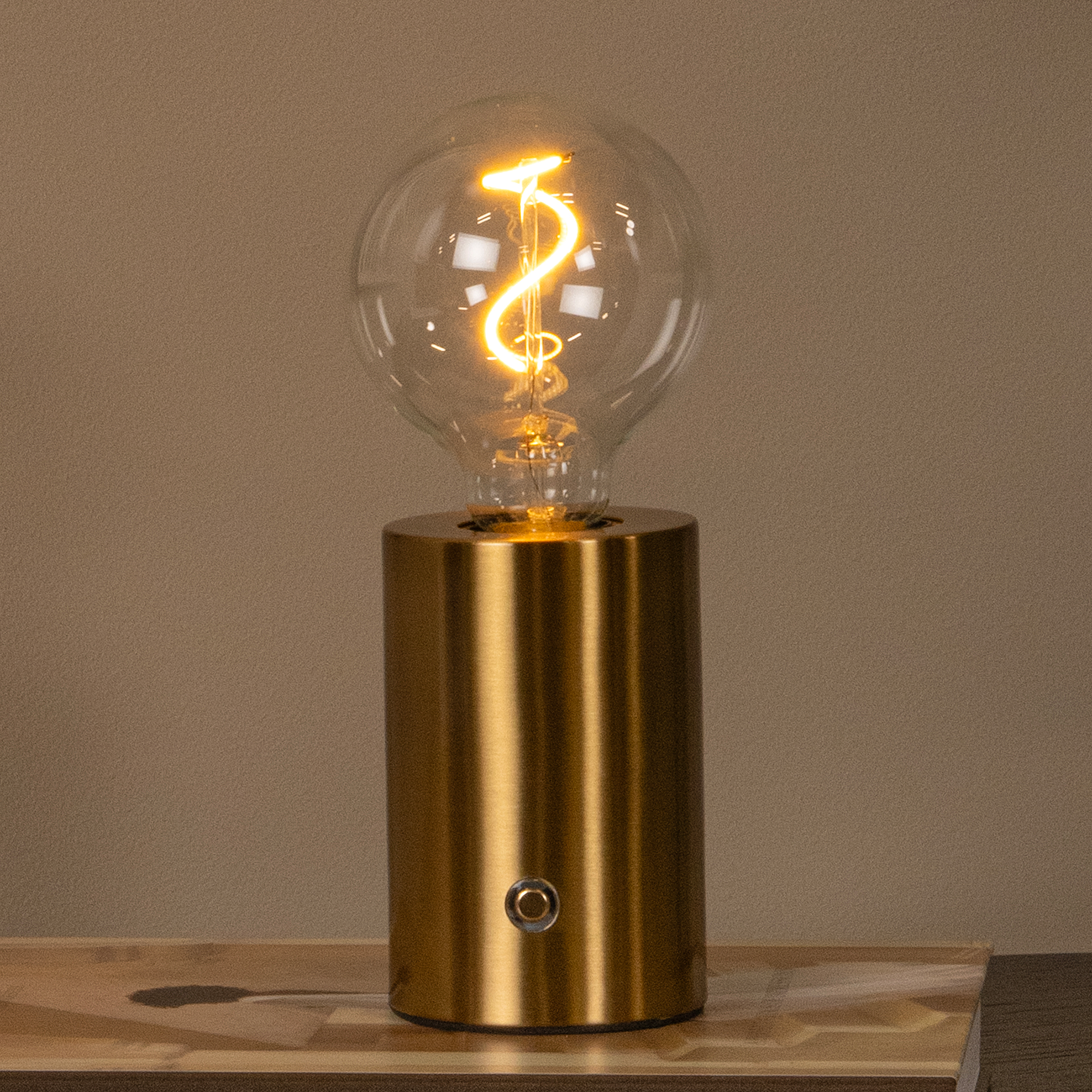 Vivo Akku-Tischleuchte Eisen Gold
