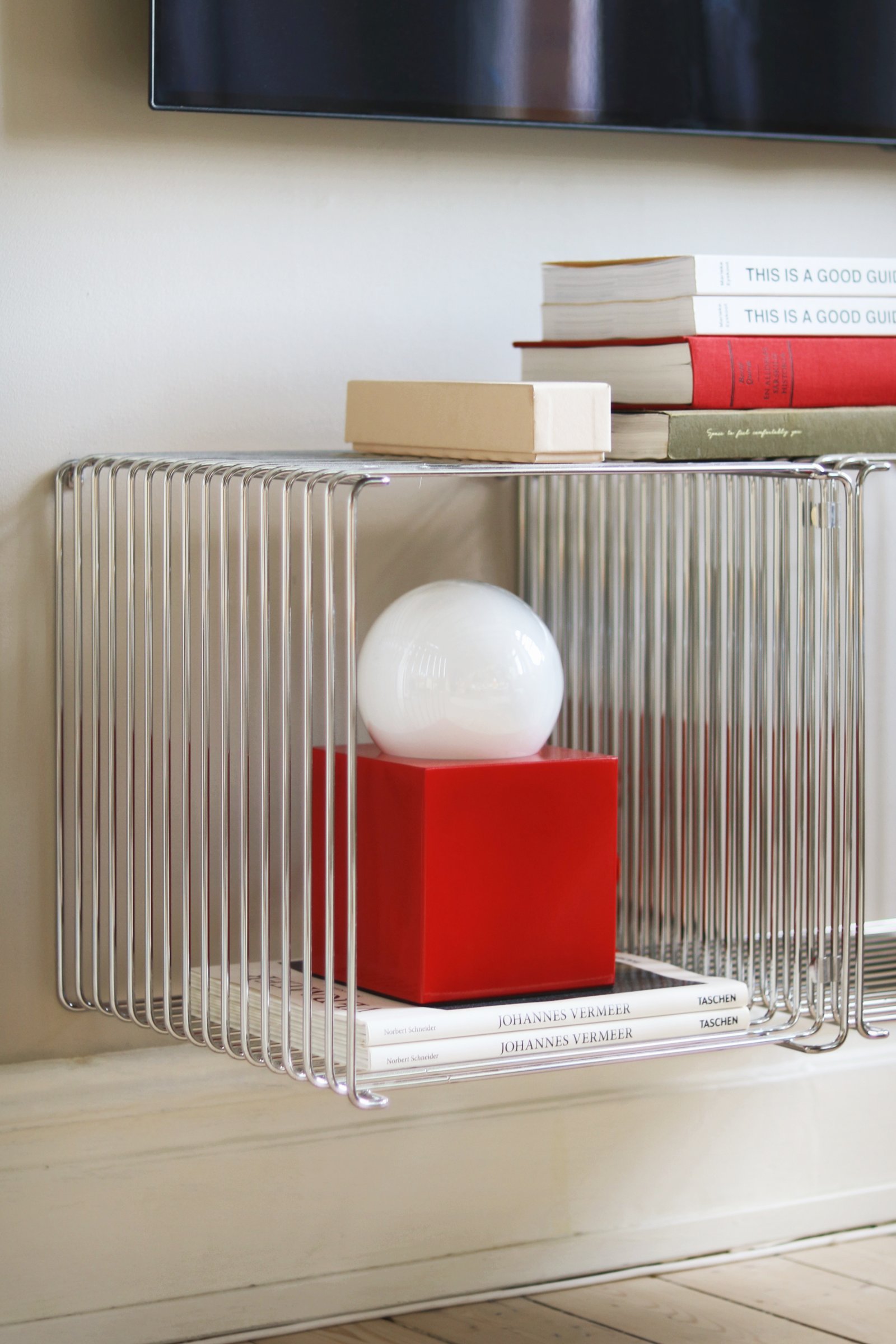 Bob 14 Table lamp Red with USB-C charging station