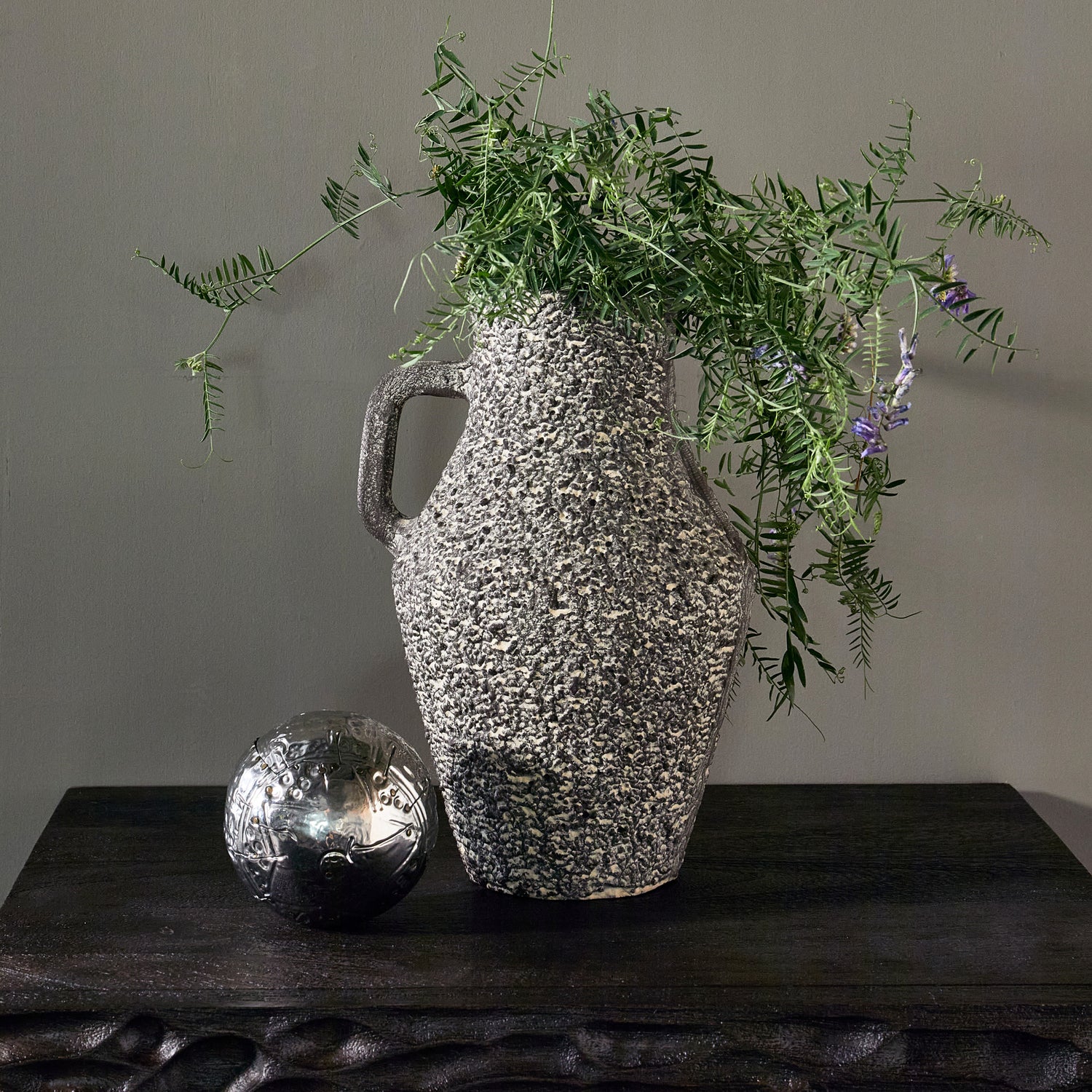 Tabia Vase Aluminium Dunkelbraun