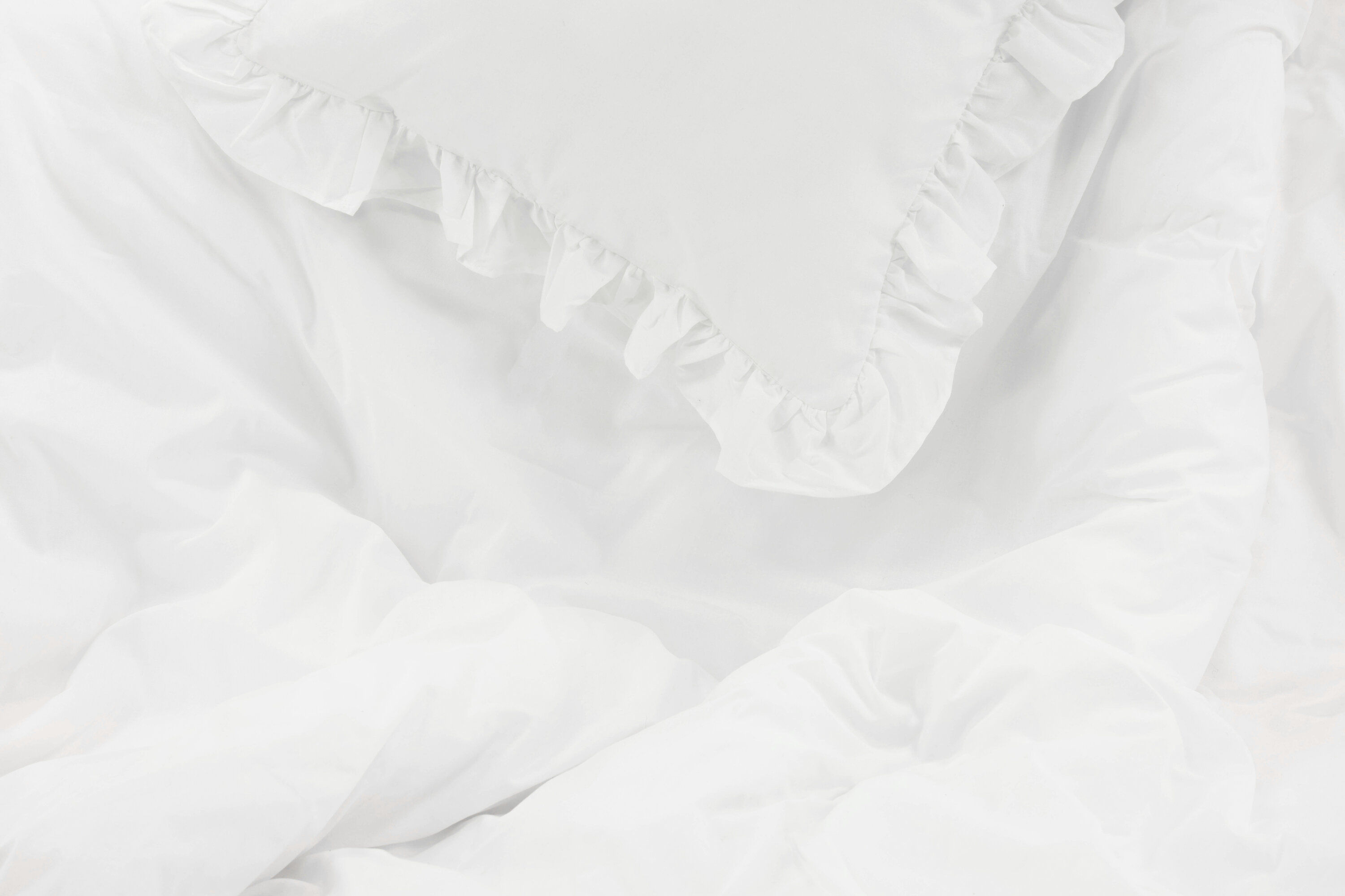Levi Bedding Cotton with Ruffle White 150x200cm