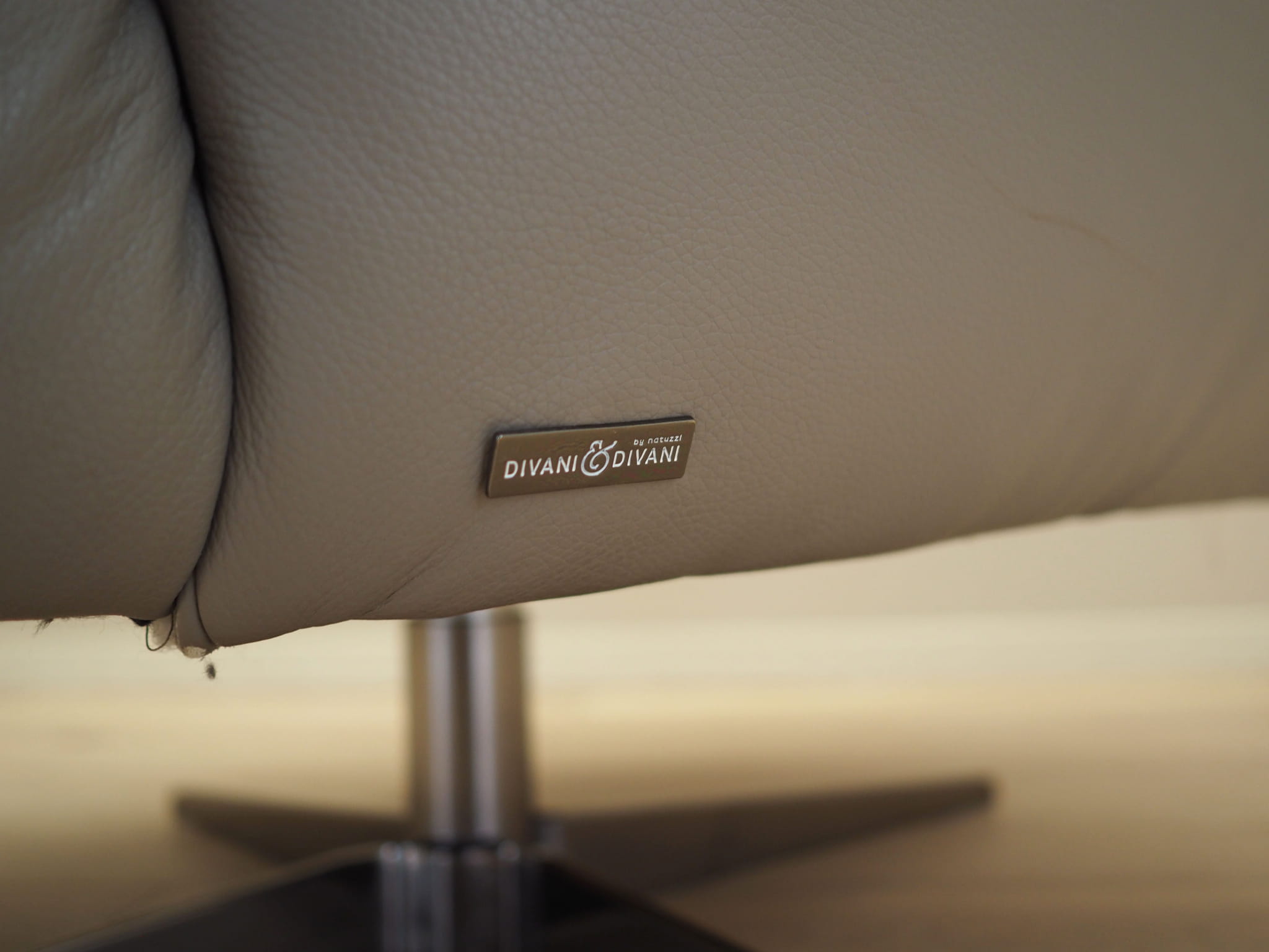 Swiveling armchair leather 1990s