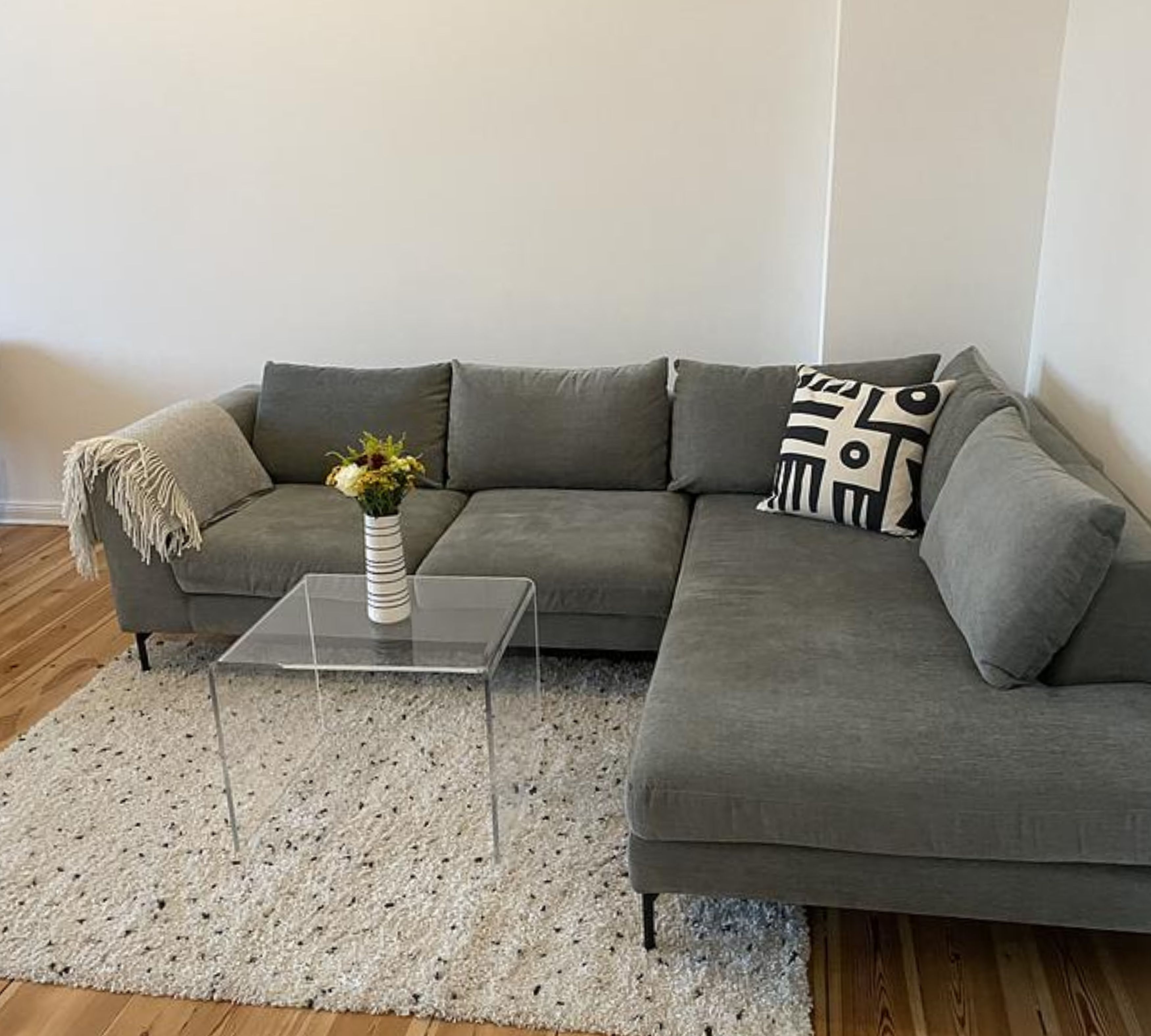 Noa Ecksofa mit Récamiere Rechts Planet Grey Green