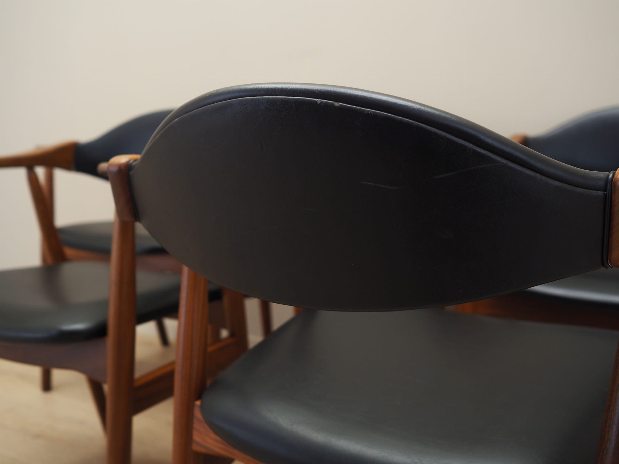 6x Chair Teak Wood Leather Black 1970s