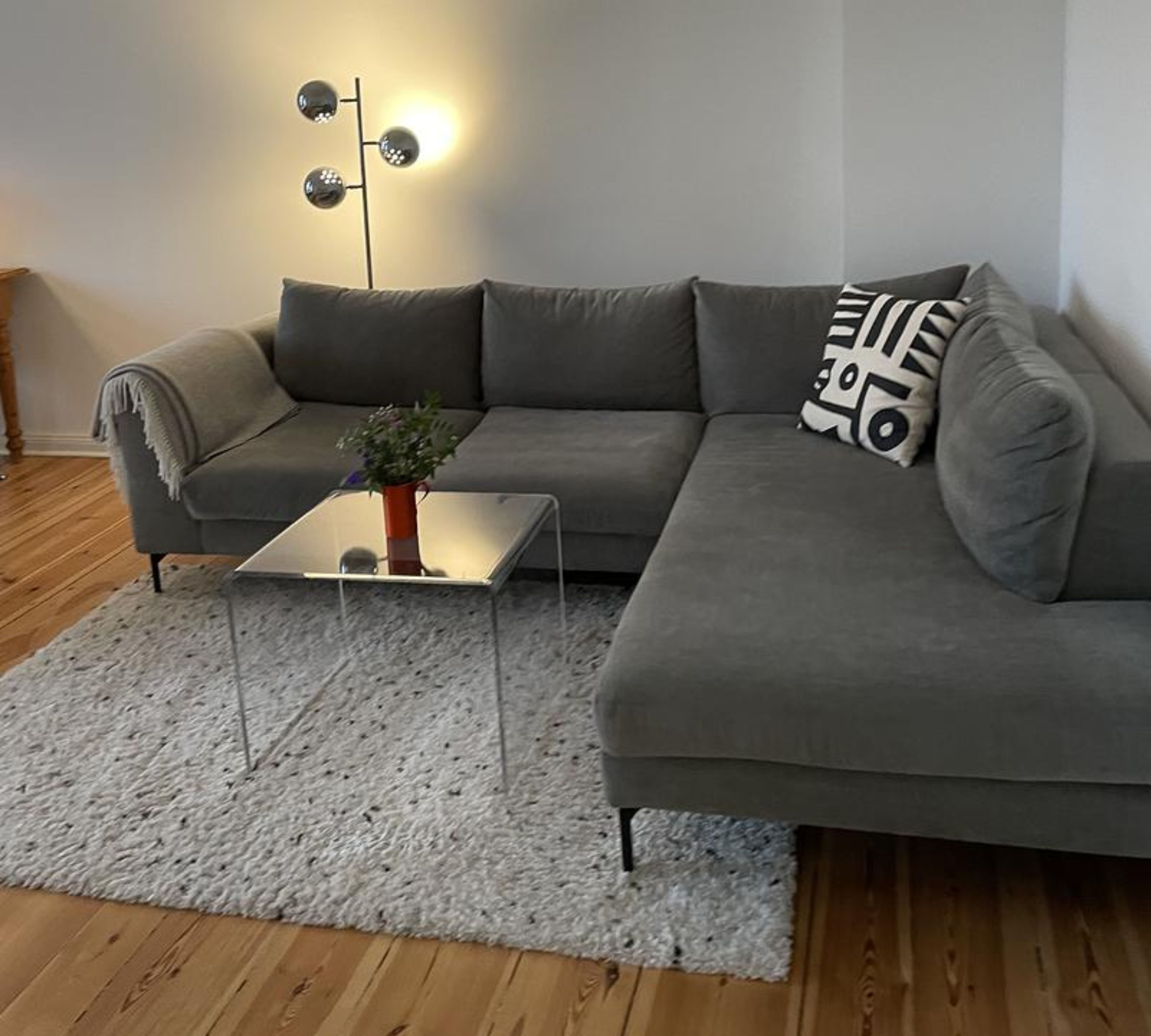 Noa Ecksofa mit Récamiere Rechts Planet Grey Green