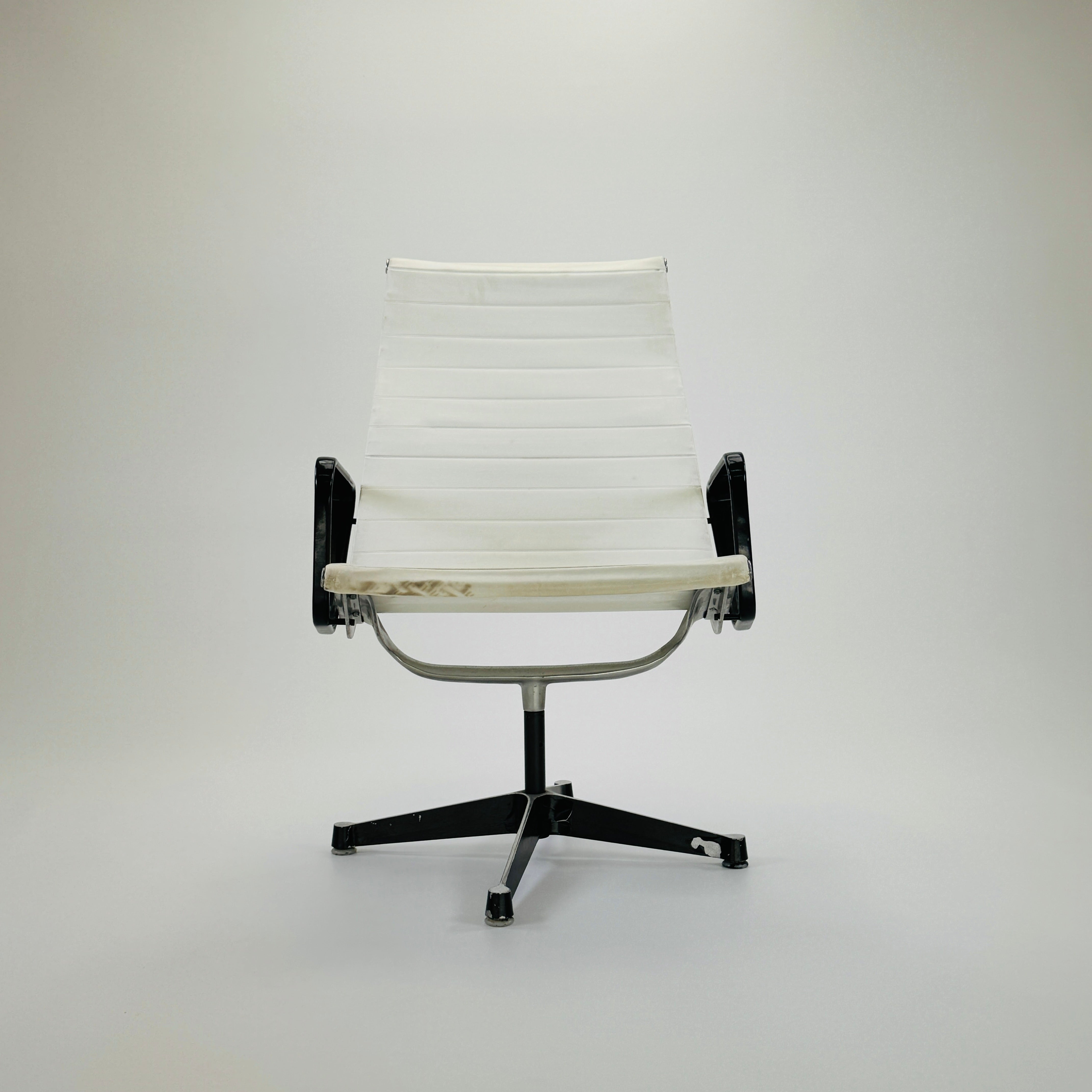 Aluminium Group Chair EA 116 Leder Weiß