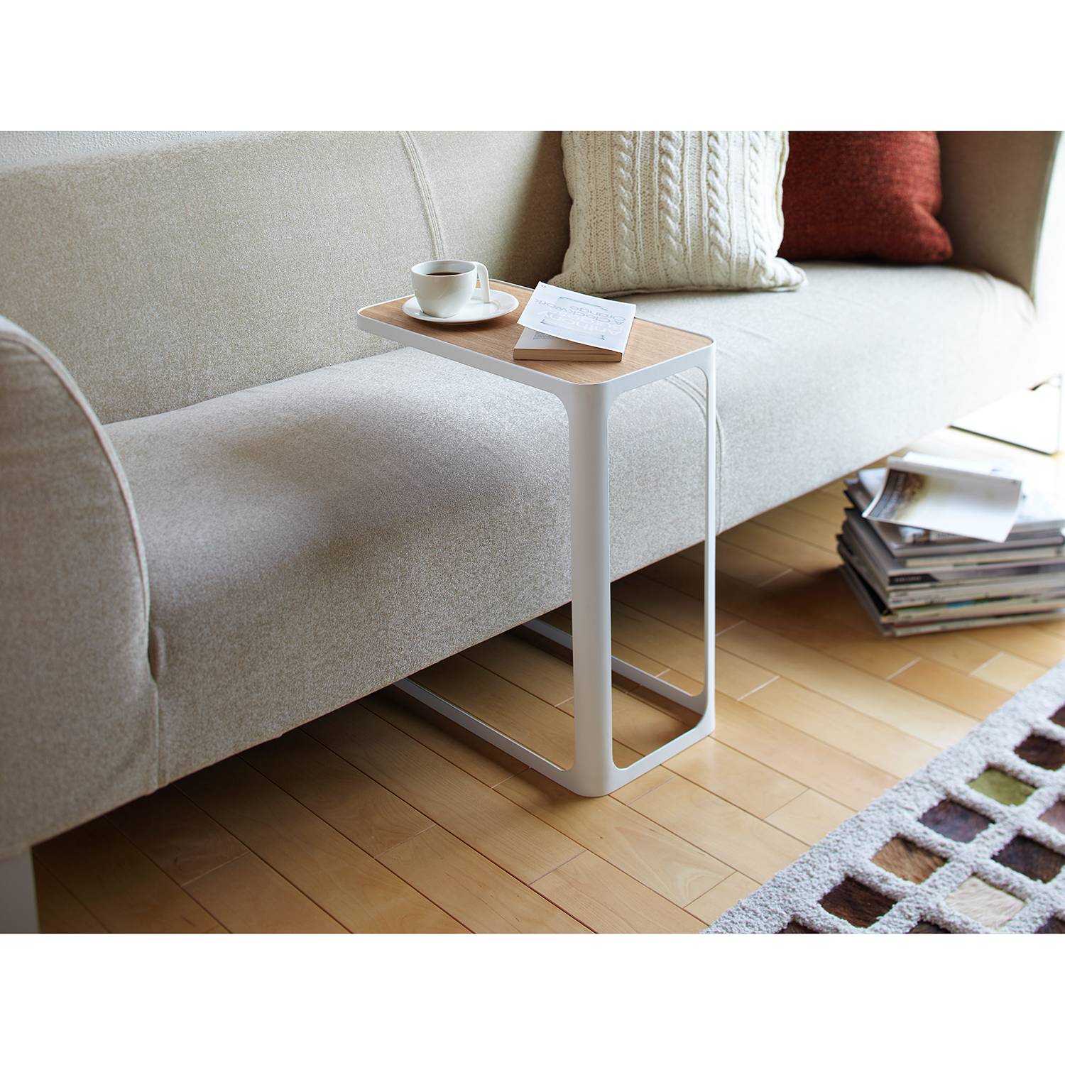 Frame Beistelltisch Esche Metall Weiß