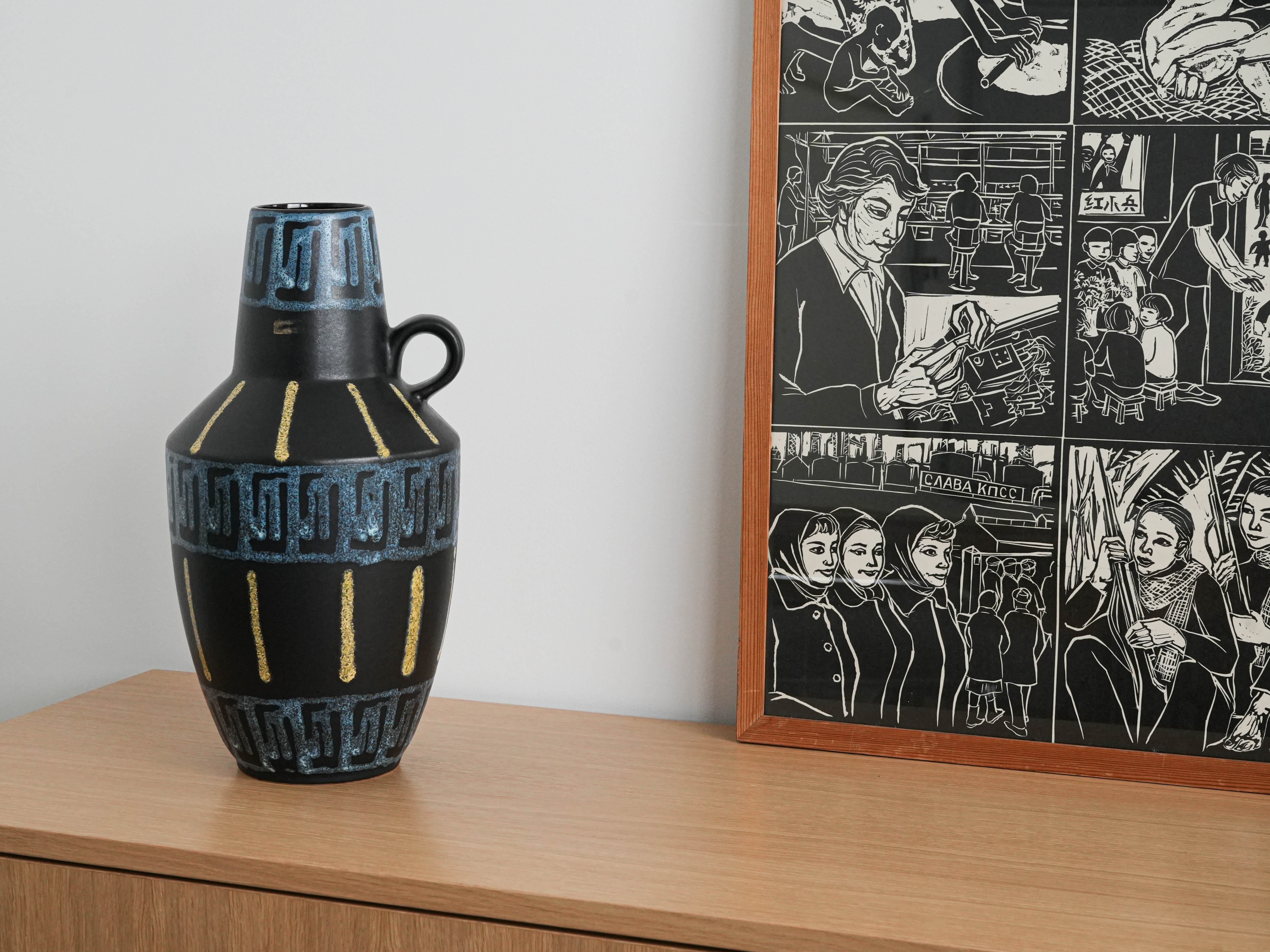 Vaso in ceramica blu