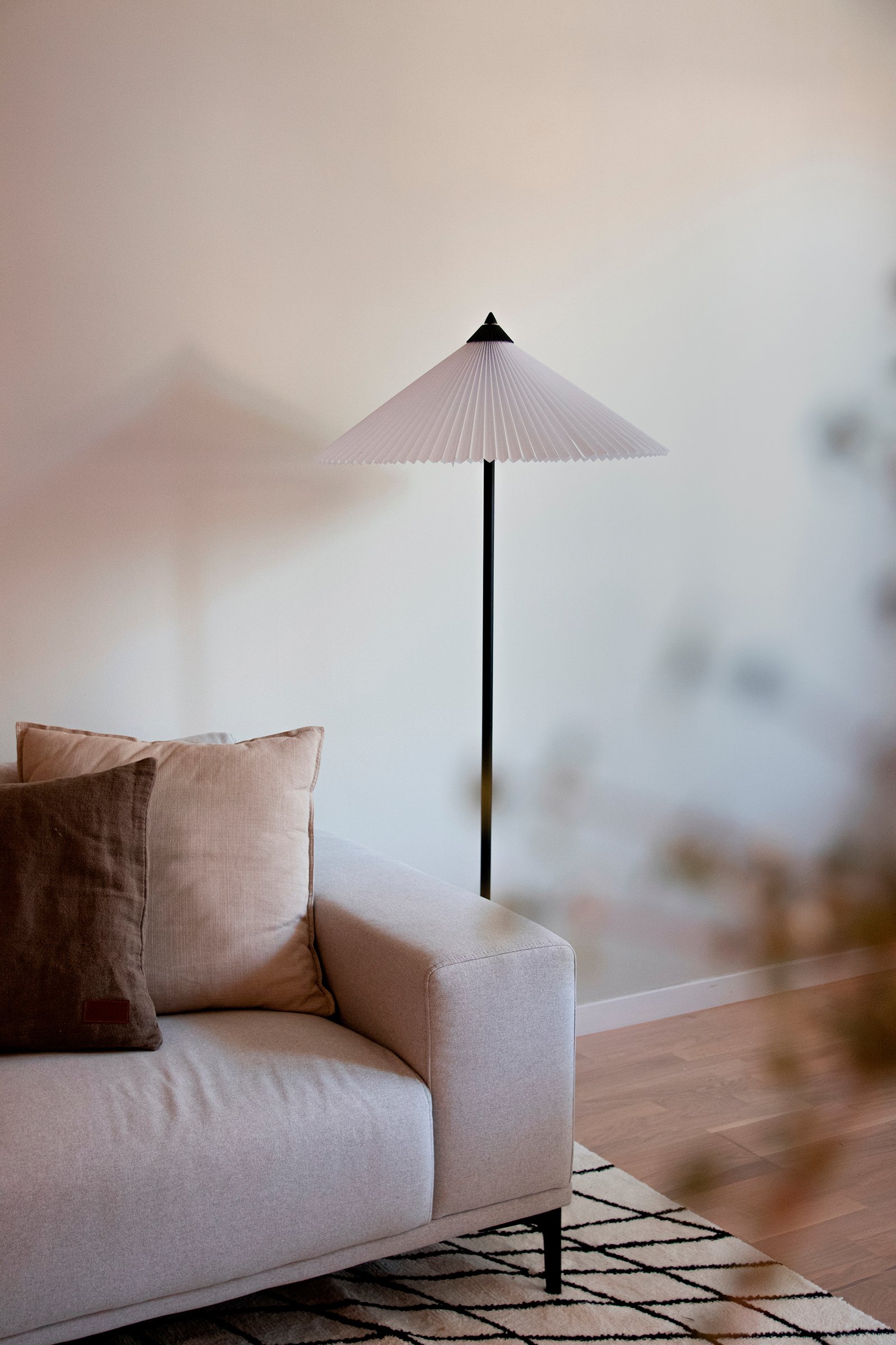 Matisse Floor Lamp Marble White Black