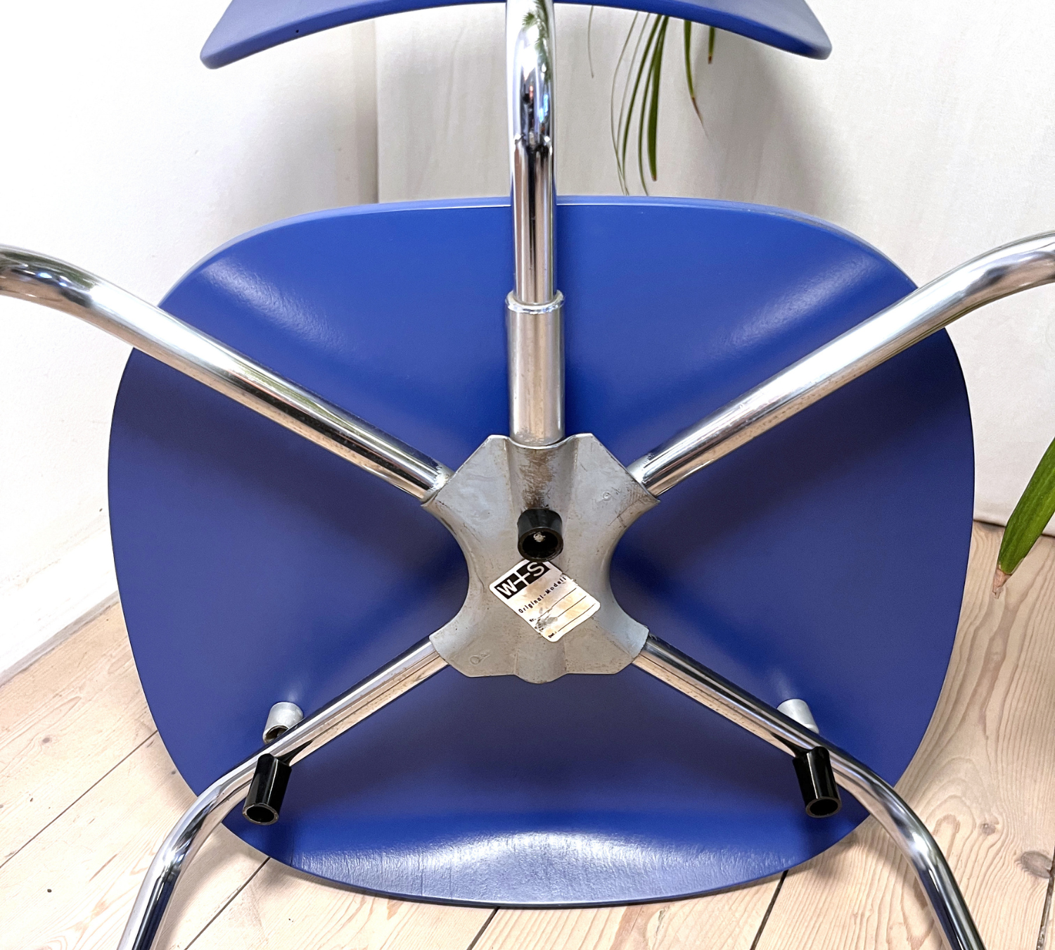 Wilde&Spieth Eiermann SE 68 Stuhl Holz Blau