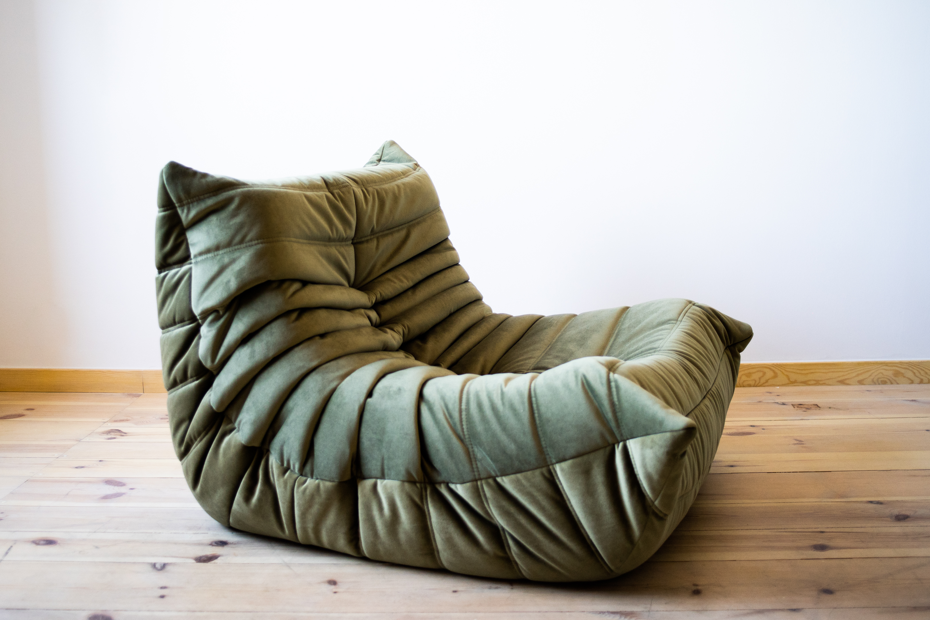 Togo Armchair Velvet Khaki Green