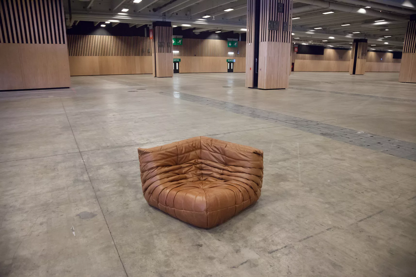 Togo Corner Sofa Pull-Up Leather Tobacco Brown