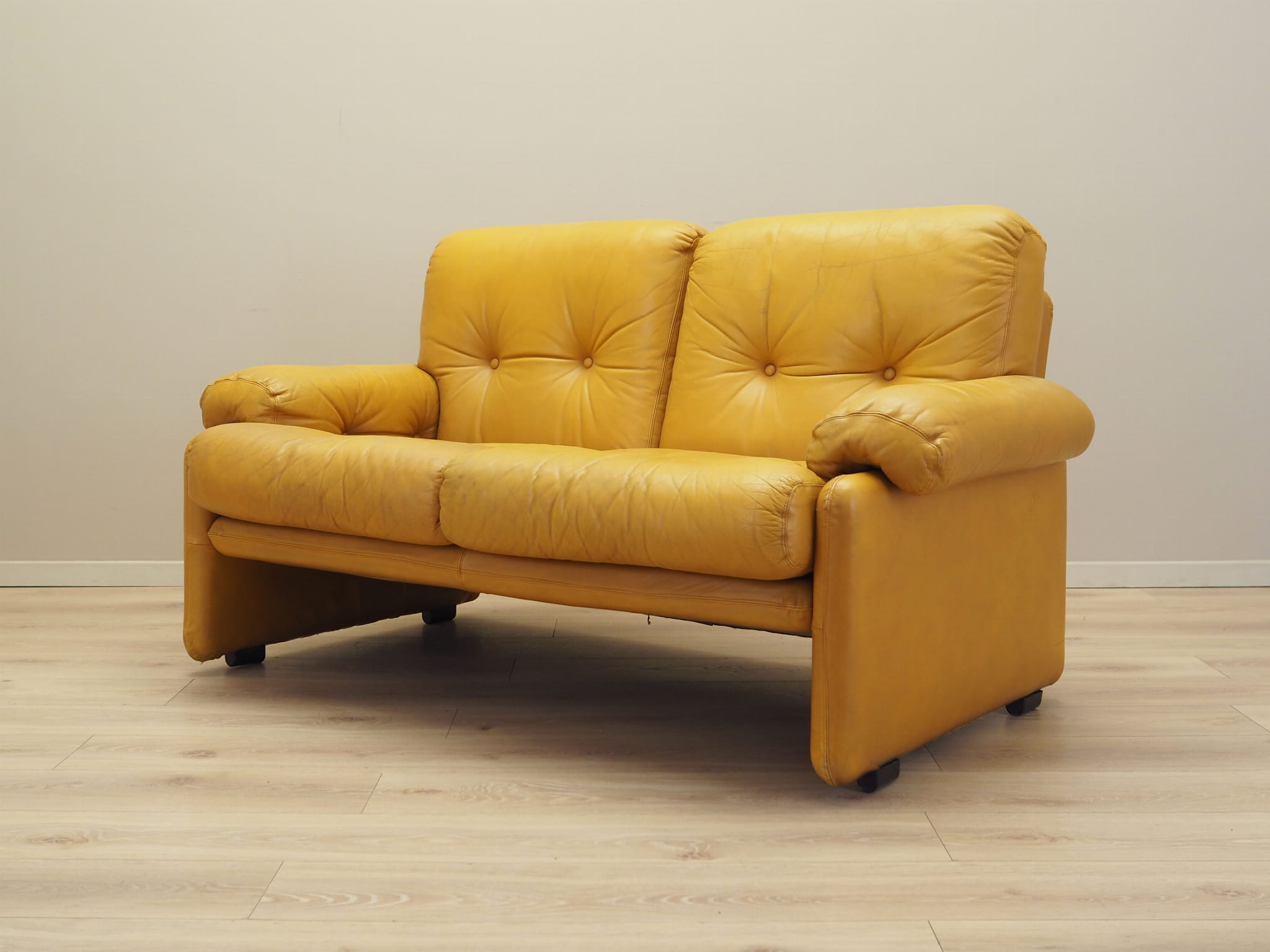 2-seater sofa Leather Yellow 1960s
