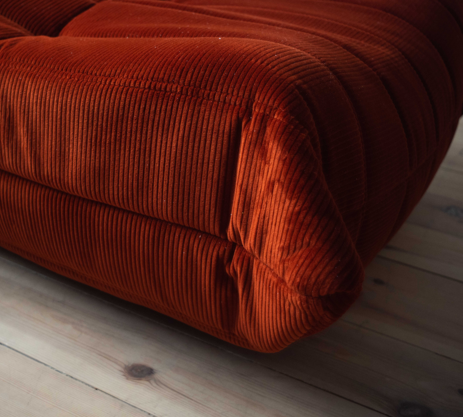 Togo Sofa 3-Sitzer Cord Bernsteinorange