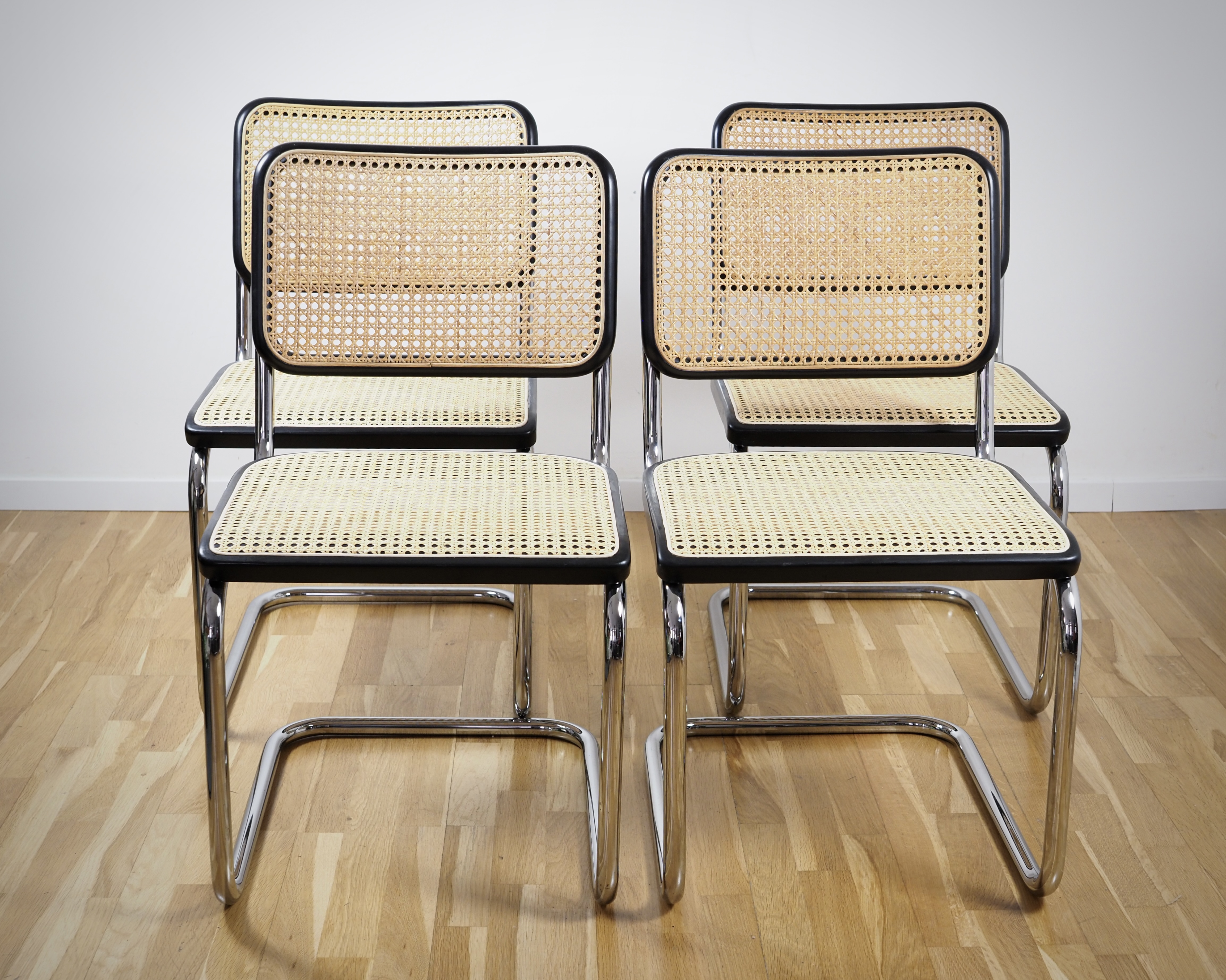 S 32 V cantilever wood steel black