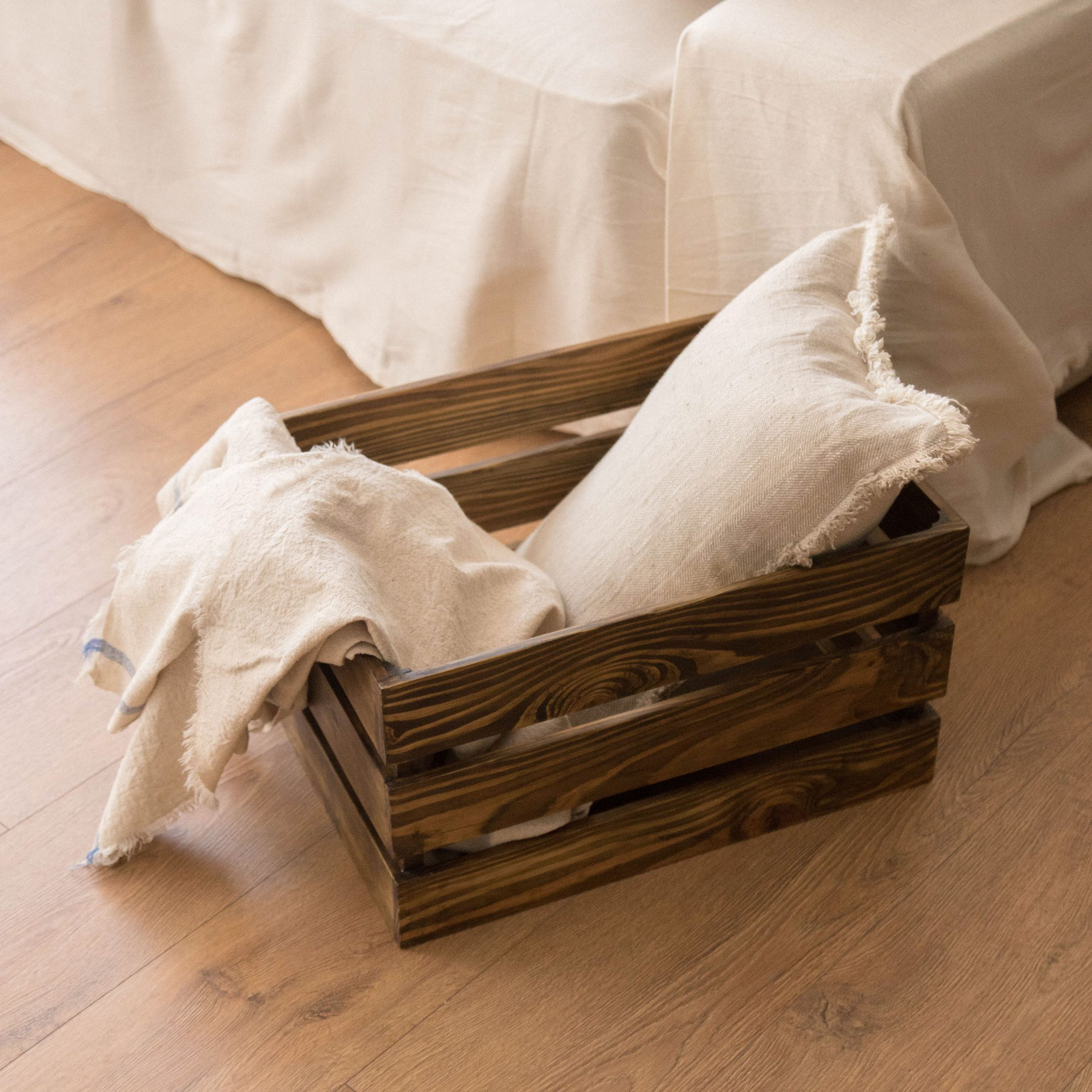 Keita Holzkiste Holz Walnuss Dunkel