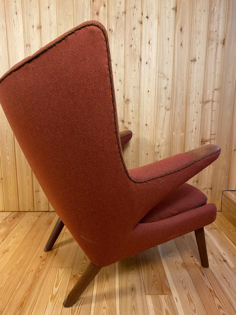 Vintage Hans J. Wegner Papabär Stuhl Textil Holz Rot