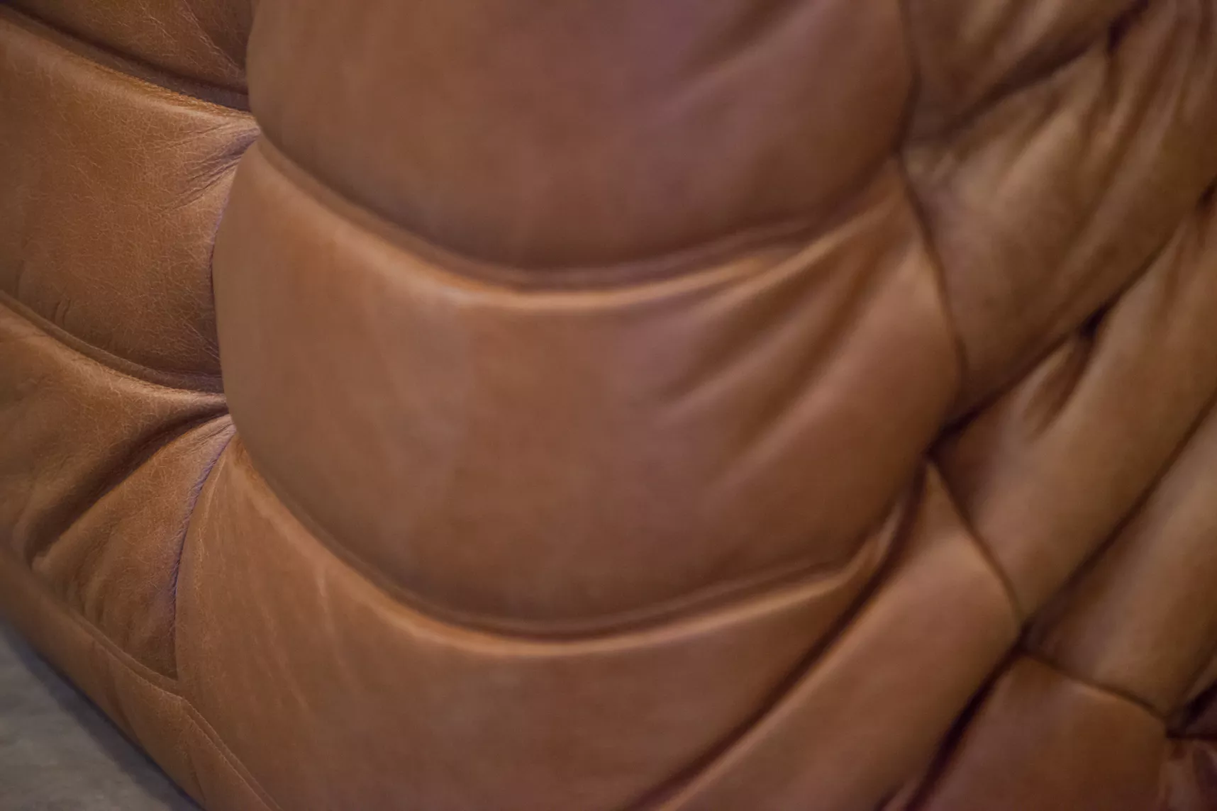 Togo Corner Sofa Pull-Up Leather Tobacco Brown