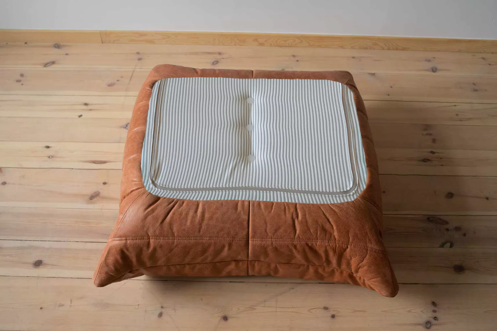 Togo Ottoman Pull-Up Leather Peach Brown