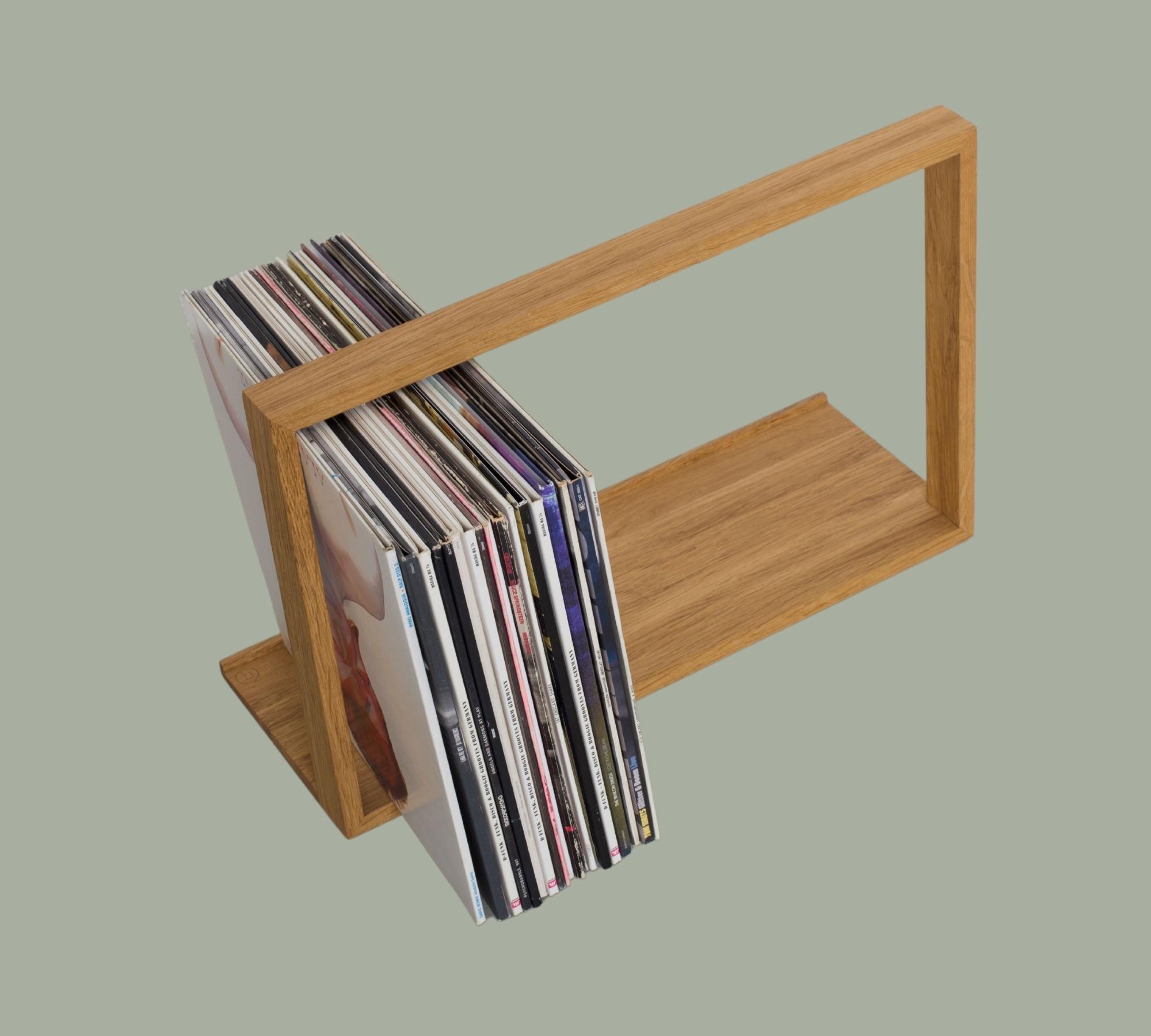 Minimalistischer Designer Plattenständer aus Eichenholz