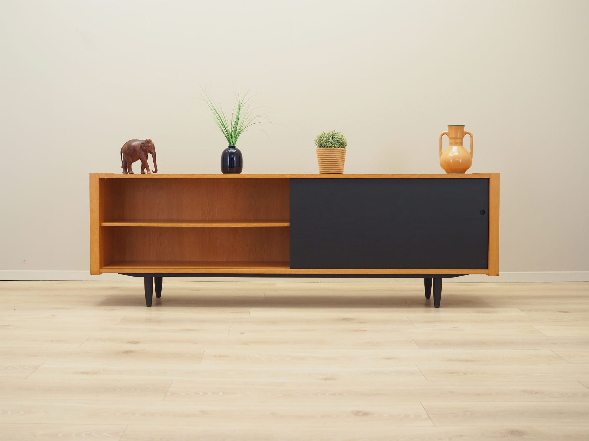 Vintage Sideboard Eschenholz Braun 1970er Jahre